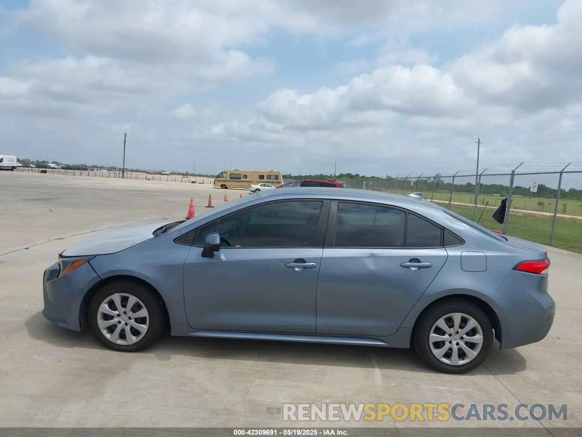 14 Photograph of a damaged car 5YFEPRAE1LP084405 TOYOTA COROLLA 2020