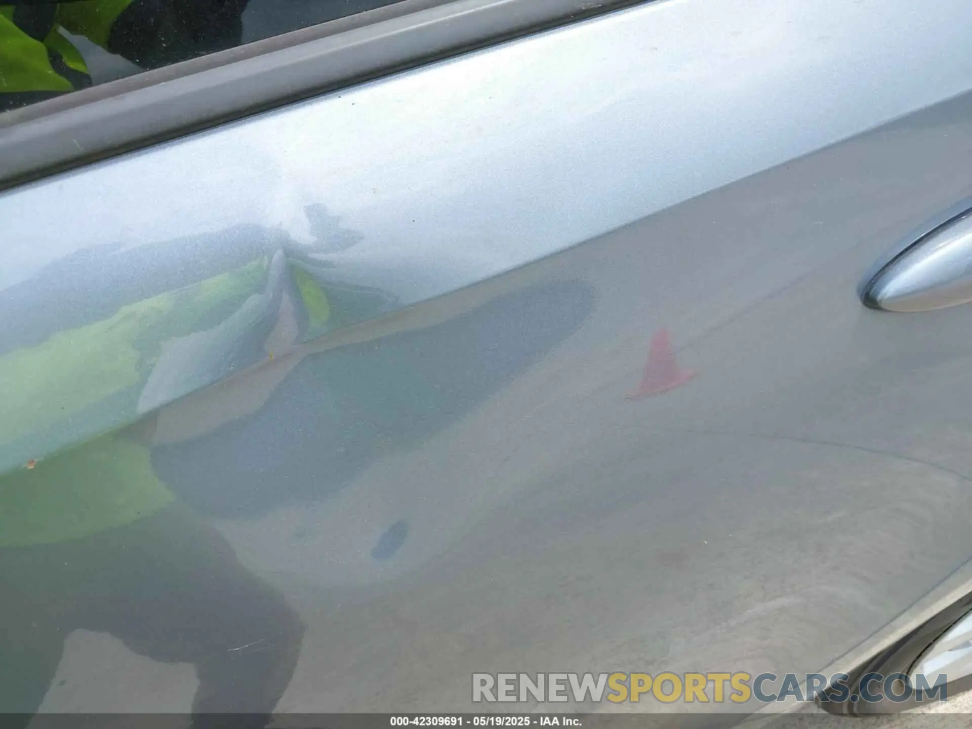 17 Photograph of a damaged car 5YFEPRAE1LP084405 TOYOTA COROLLA 2020