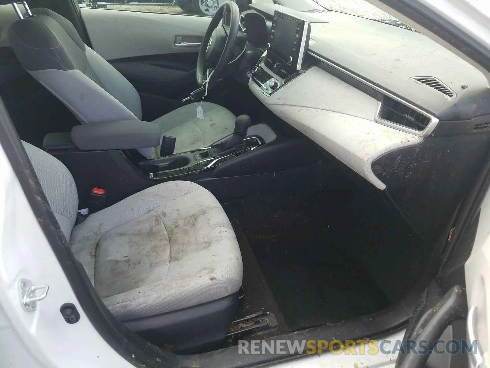 5 Photograph of a damaged car 5YFEPRAE1LP085635 TOYOTA COROLLA 2020