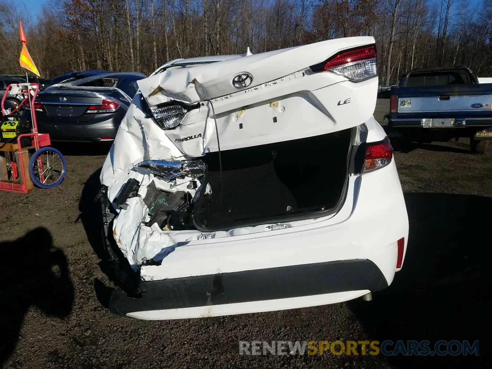 9 Photograph of a damaged car 5YFEPRAE1LP089006 TOYOTA COROLLA 2020