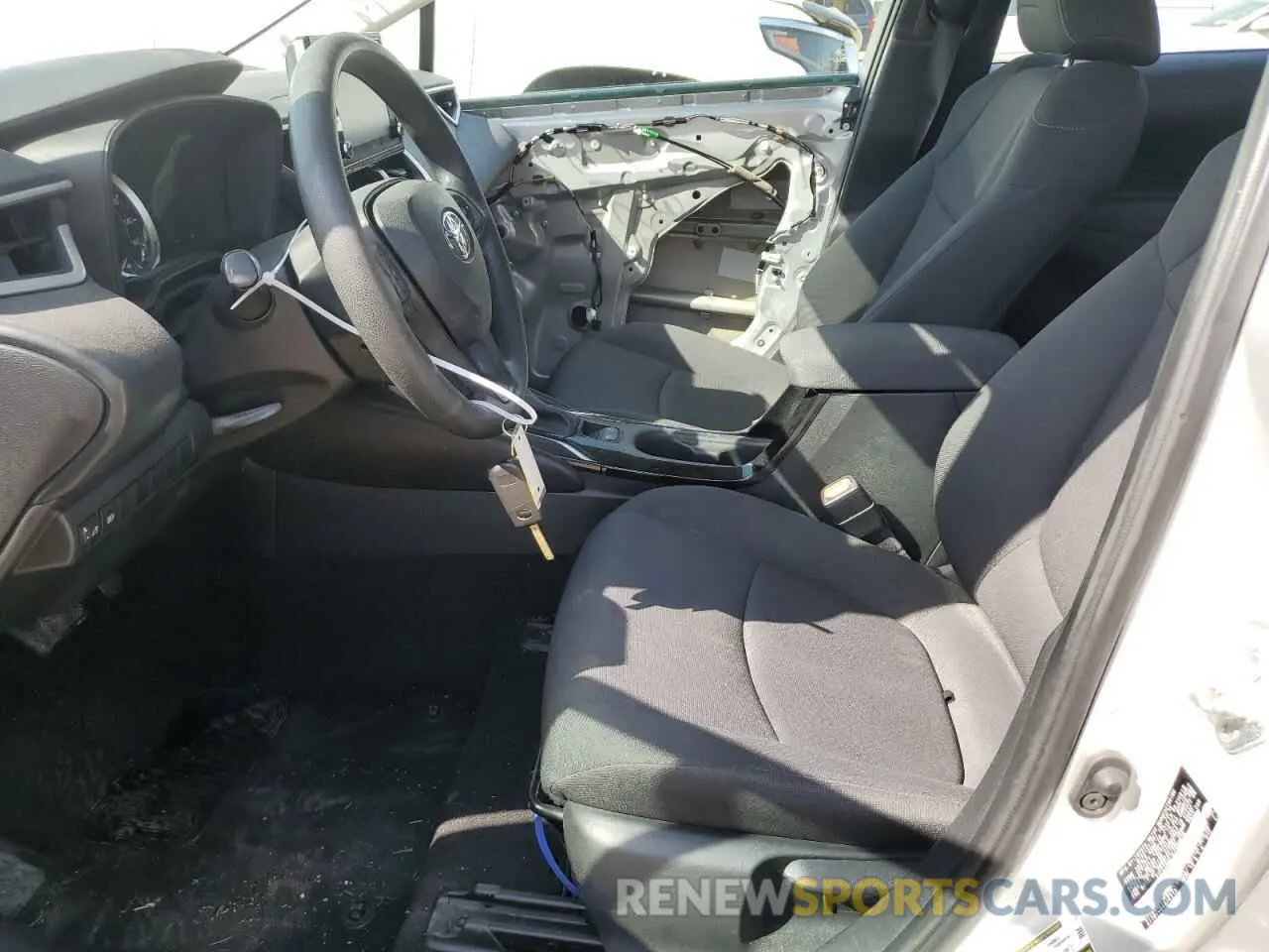 7 Photograph of a damaged car 5YFEPRAE1LP098630 TOYOTA COROLLA 2020