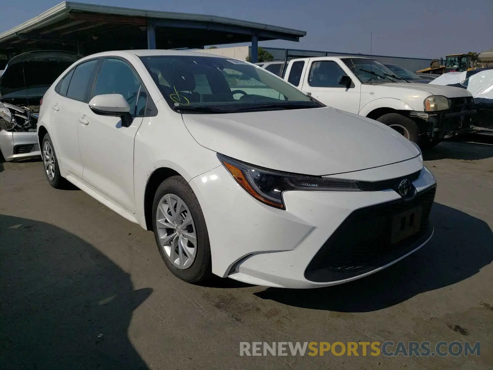 1 Photograph of a damaged car 5YFEPRAE1LP099048 TOYOTA COROLLA 2020
