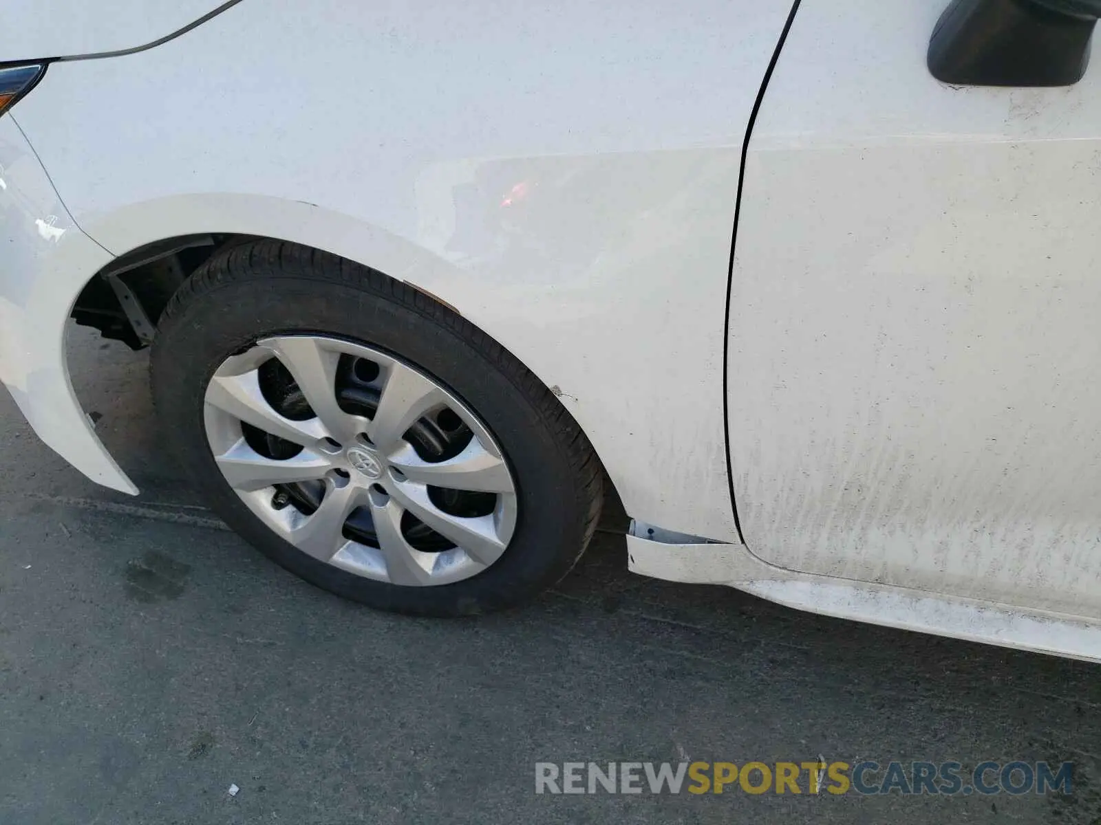 9 Photograph of a damaged car 5YFEPRAE1LP099048 TOYOTA COROLLA 2020