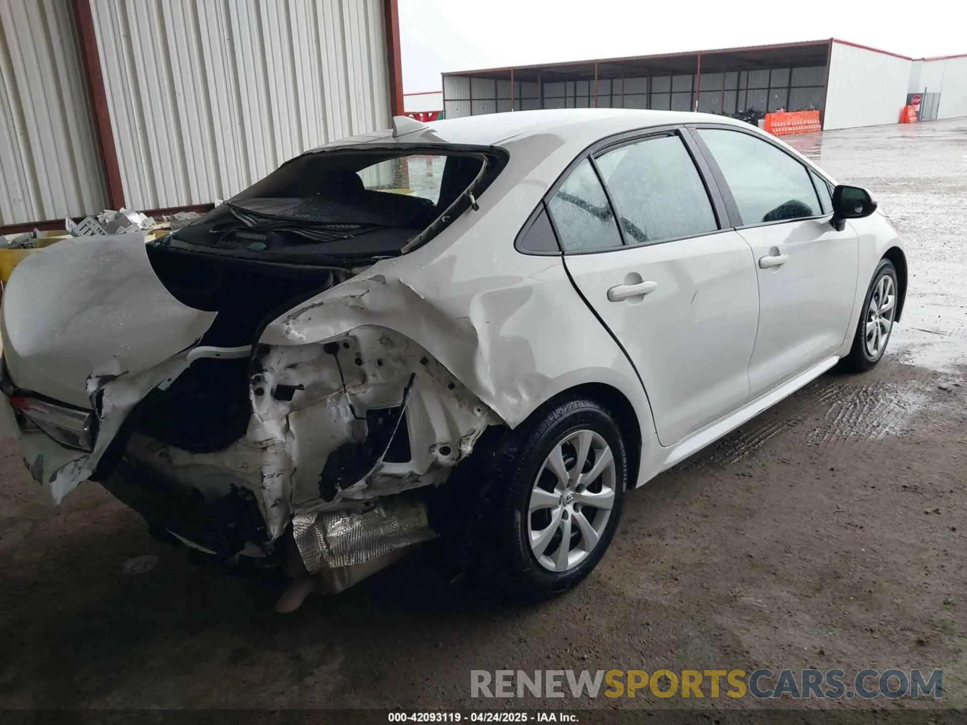 4 Photograph of a damaged car 5YFEPRAE1LP101610 TOYOTA COROLLA 2020