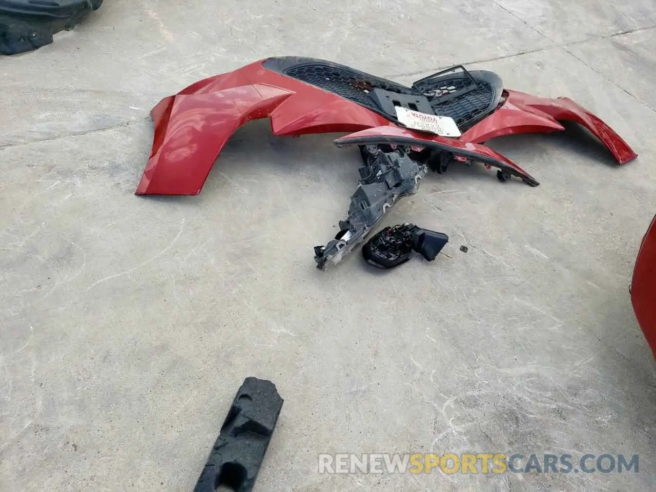 14 Photograph of a damaged car 5YFEPRAE1LP104877 TOYOTA COROLLA 2020