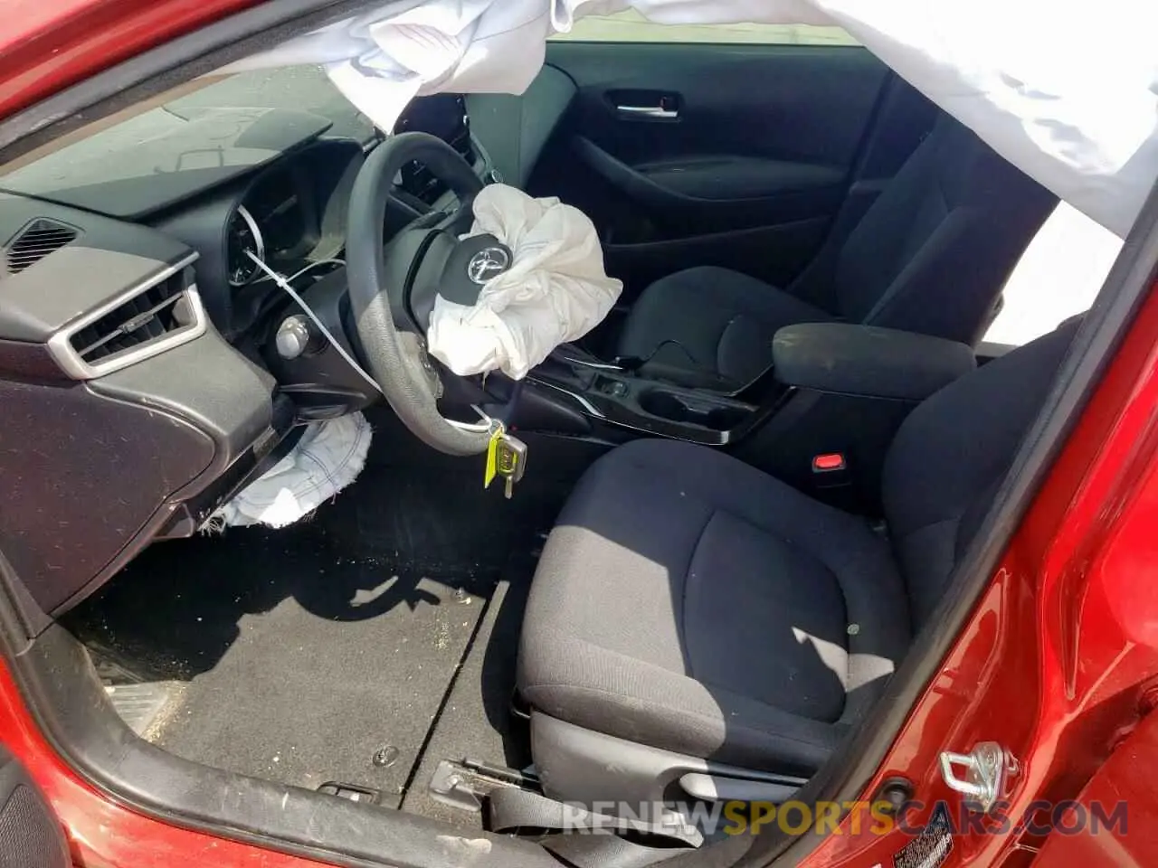 7 Photograph of a damaged car 5YFEPRAE1LP104877 TOYOTA COROLLA 2020