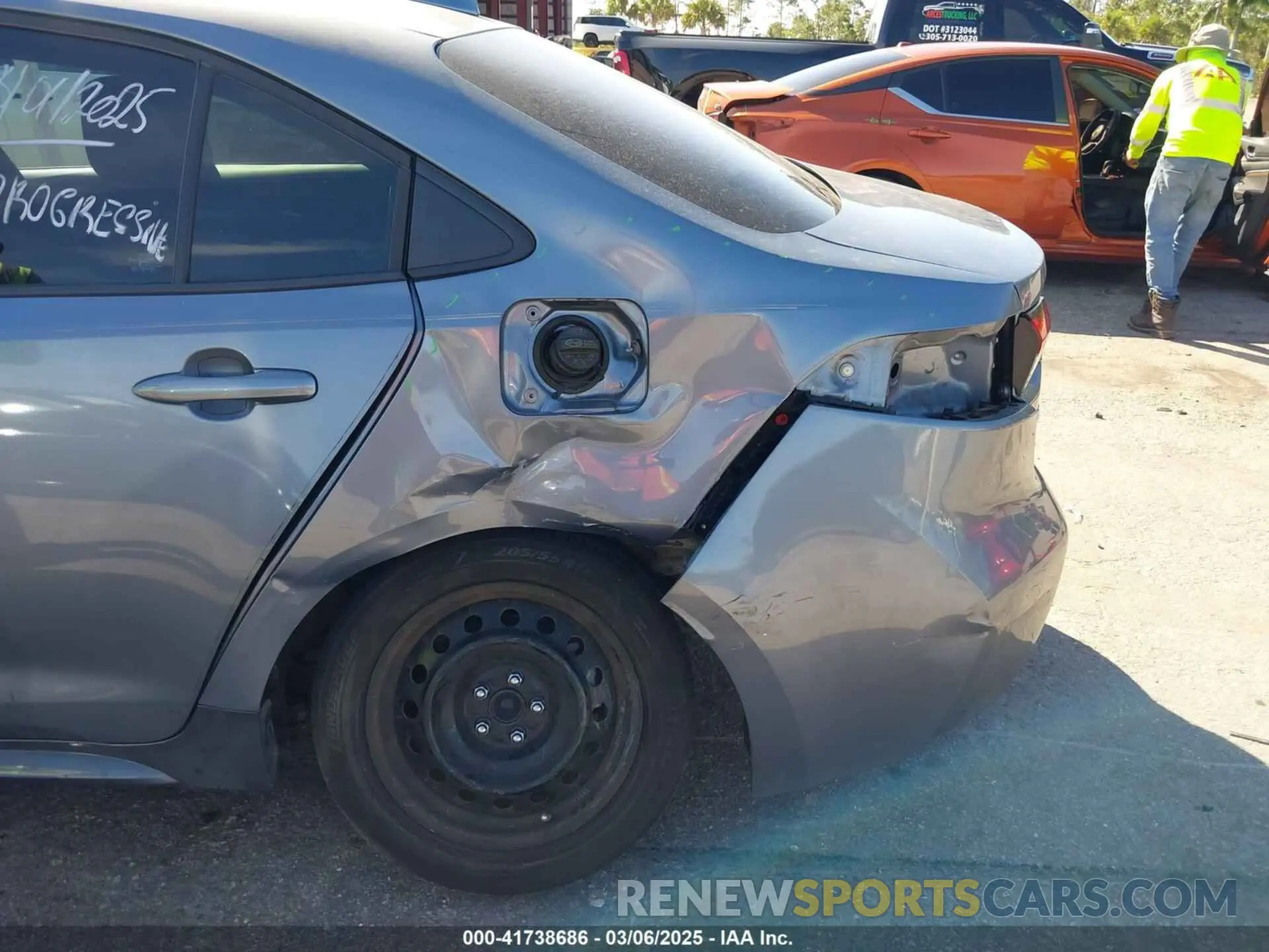 6 Photograph of a damaged car 5YFEPRAE1LP115412 TOYOTA COROLLA 2020