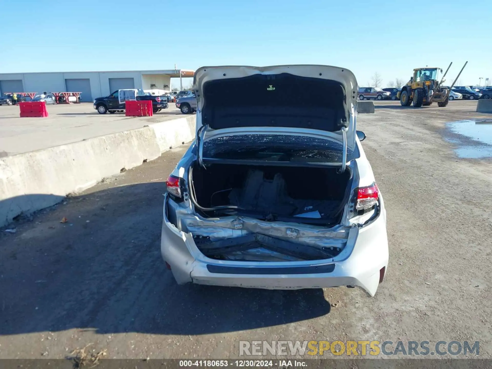 16 Photograph of a damaged car 5YFEPRAE1LP132209 TOYOTA COROLLA 2020