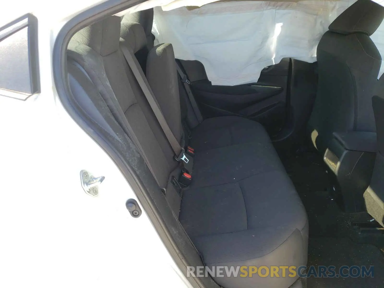6 Photograph of a damaged car 5YFEPRAE1LP133800 TOYOTA COROLLA 2020