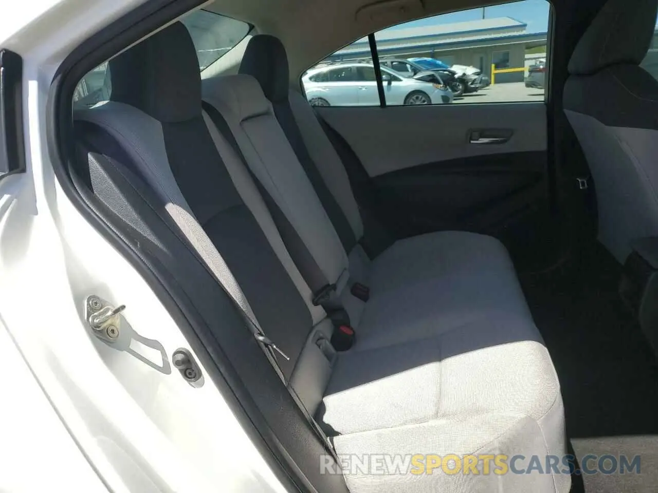 10 Photograph of a damaged car 5YFEPRAE1LP138303 TOYOTA COROLLA 2020