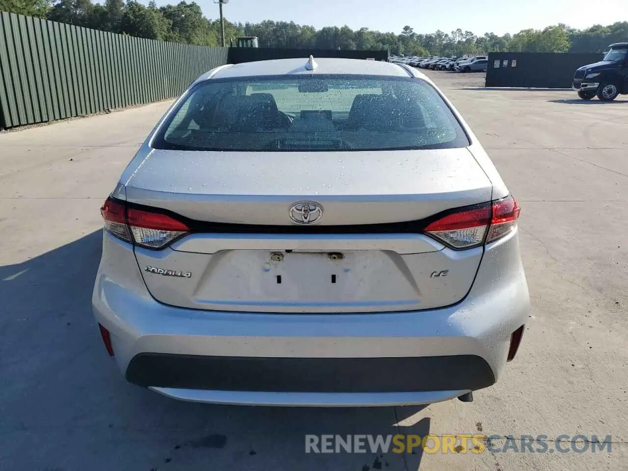 6 Photograph of a damaged car 5YFEPRAE2LP026447 TOYOTA COROLLA 2020