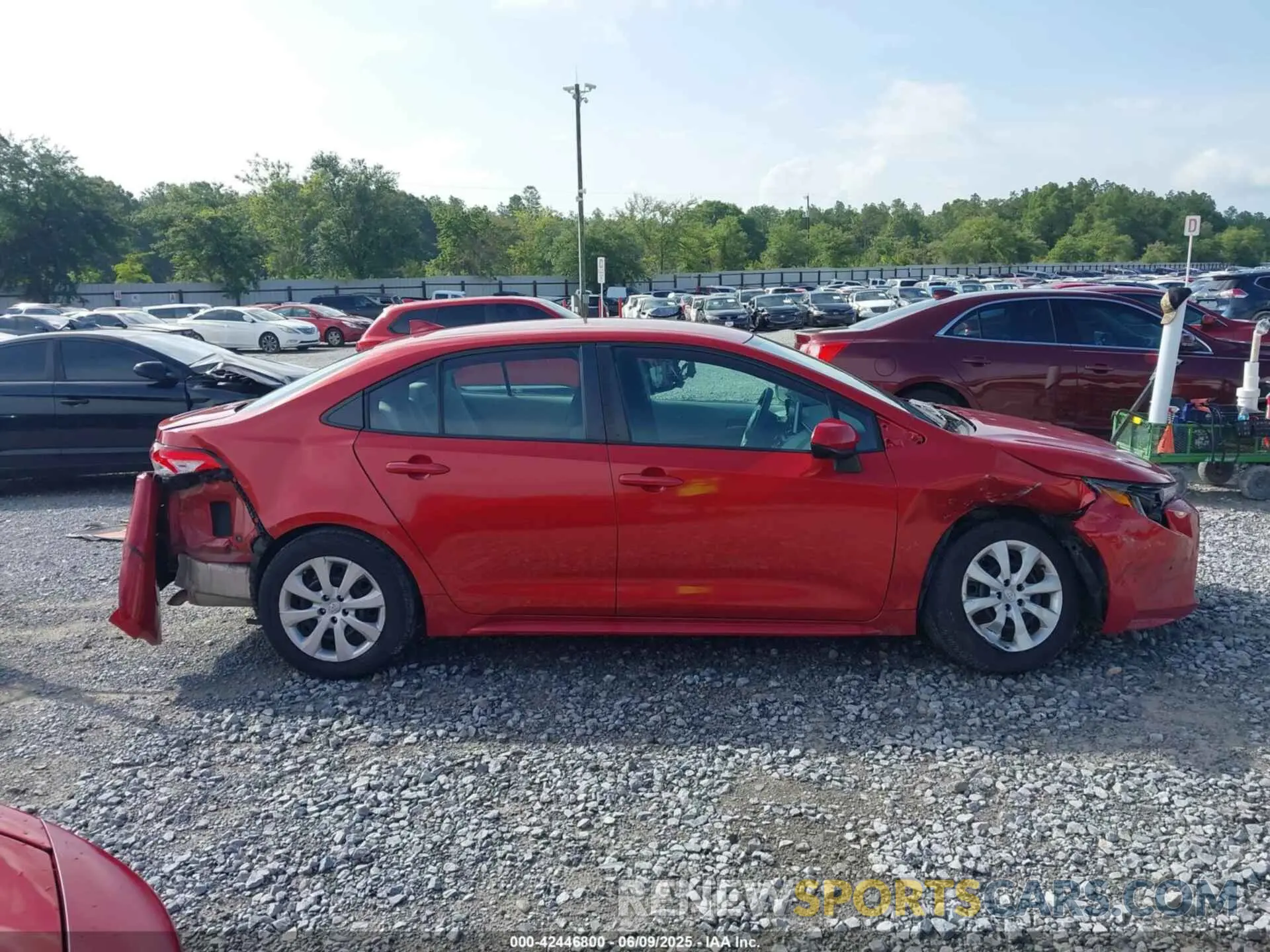 13 Photograph of a damaged car 5YFEPRAE2LP060369 TOYOTA COROLLA 2020