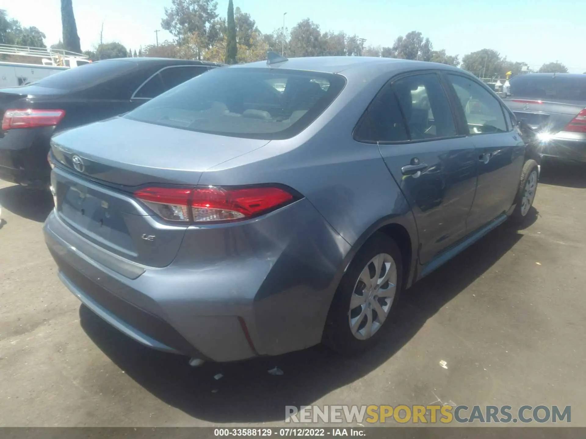 4 Photograph of a damaged car 5YFEPRAE2LP072666 TOYOTA COROLLA 2020