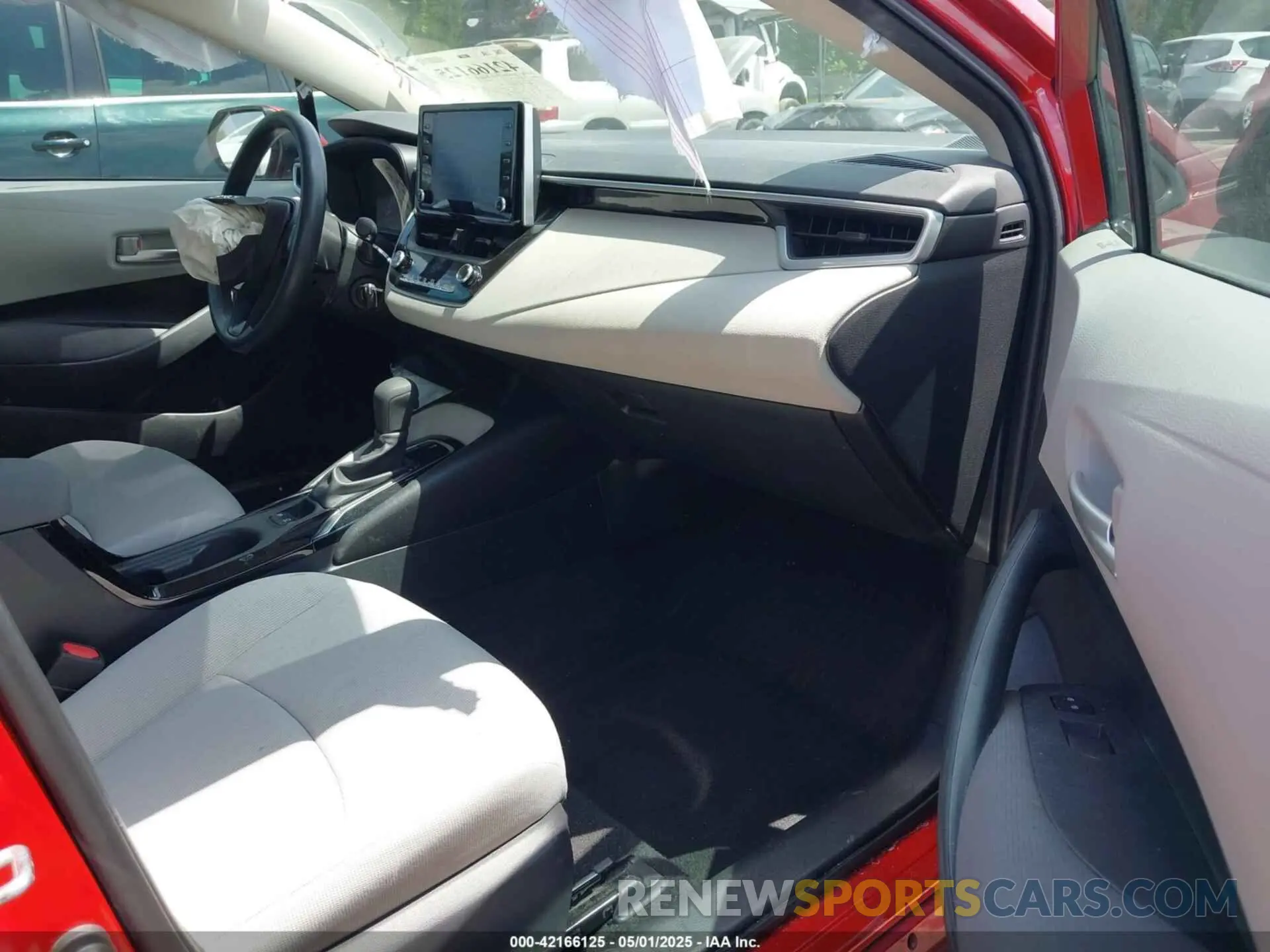 5 Photograph of a damaged car 5YFEPRAE2LP105200 TOYOTA COROLLA 2020