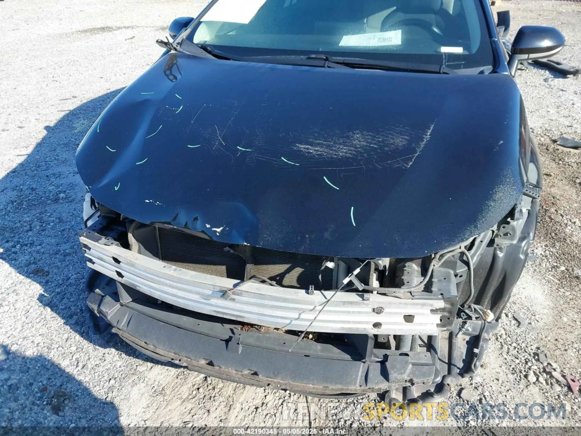 6 Photograph of a damaged car 5YFEPRAE2LP110526 TOYOTA COROLLA 2020