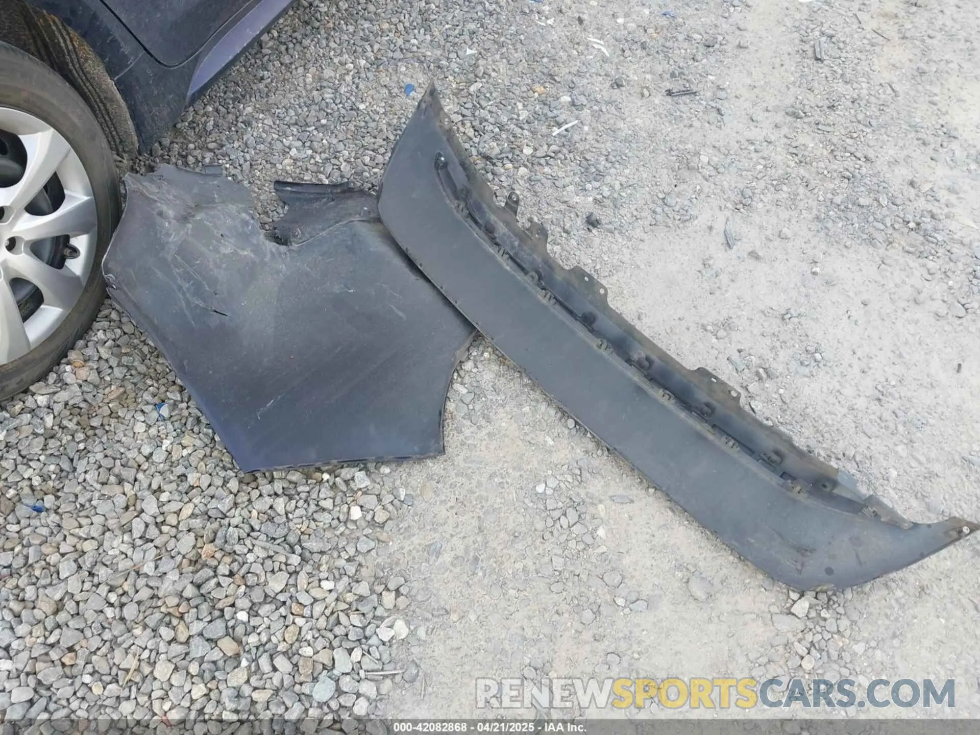 12 Photograph of a damaged car 5YFEPRAE2LP110672 TOYOTA COROLLA 2020