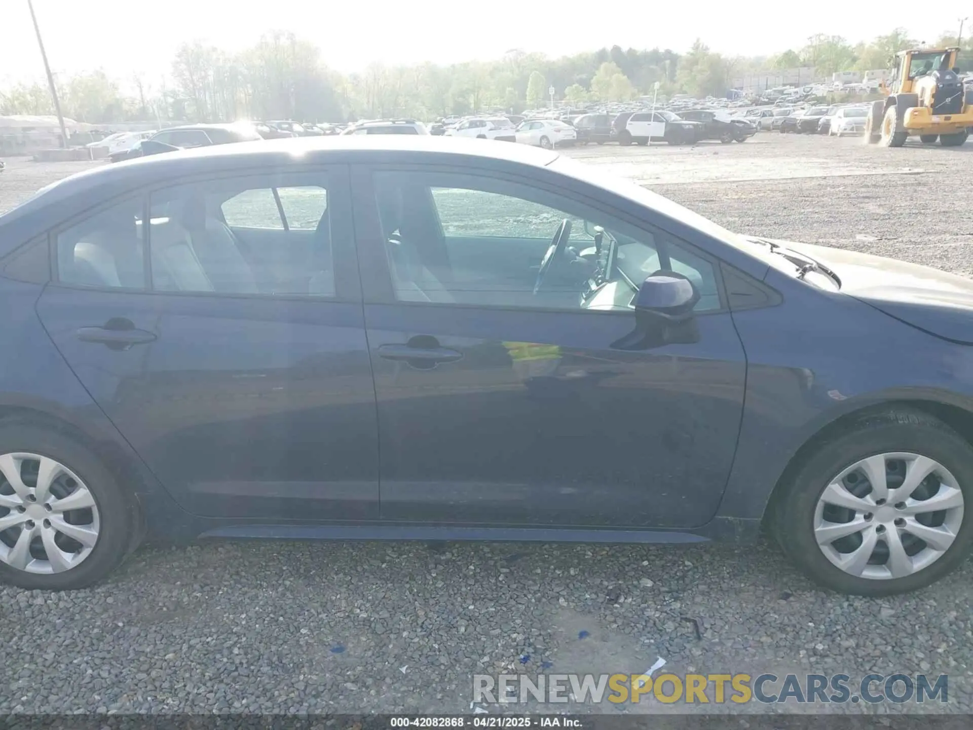 14 Photograph of a damaged car 5YFEPRAE2LP110672 TOYOTA COROLLA 2020