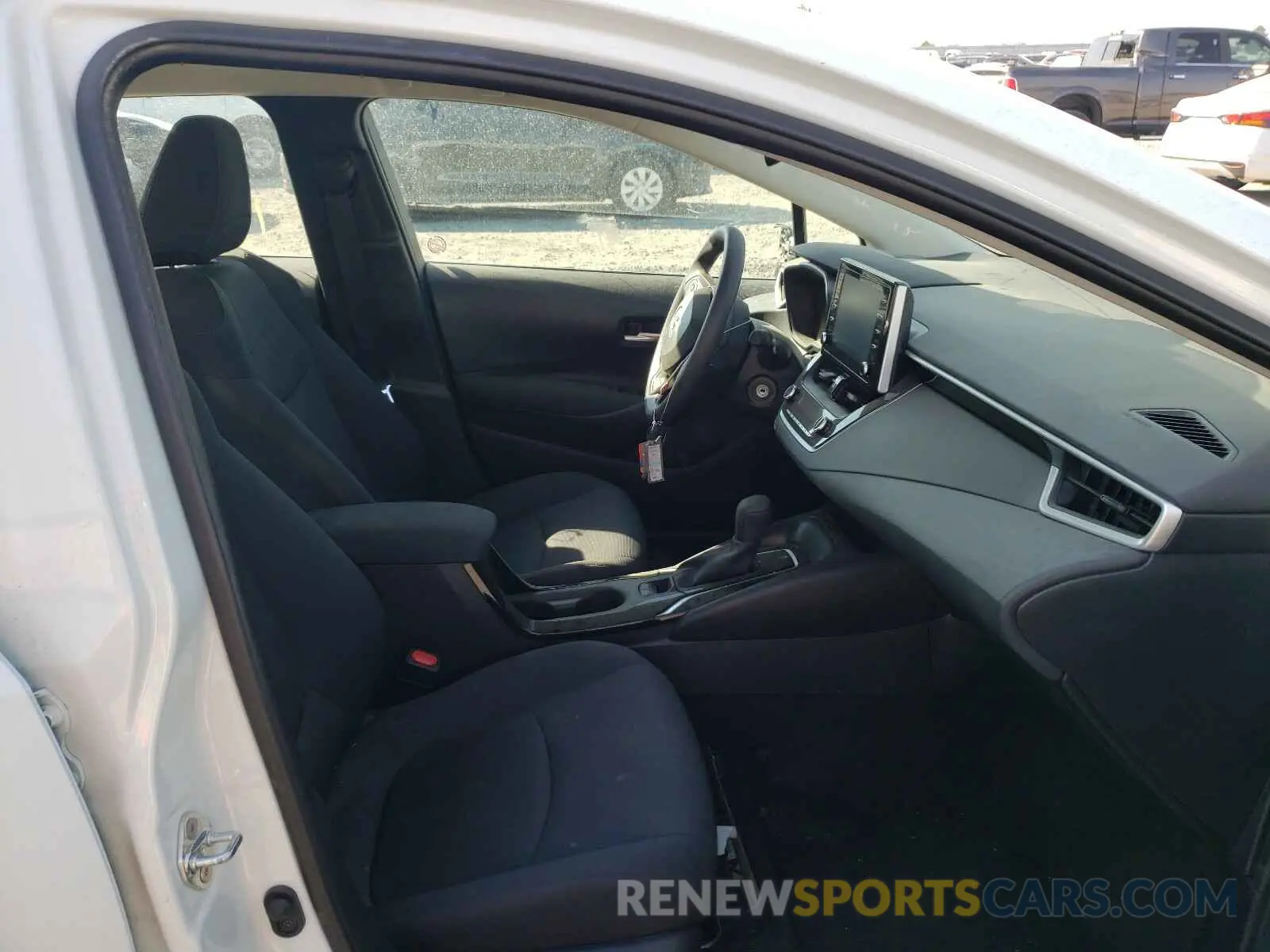 5 Photograph of a damaged car 5YFEPRAE3LP008958 TOYOTA COROLLA 2020