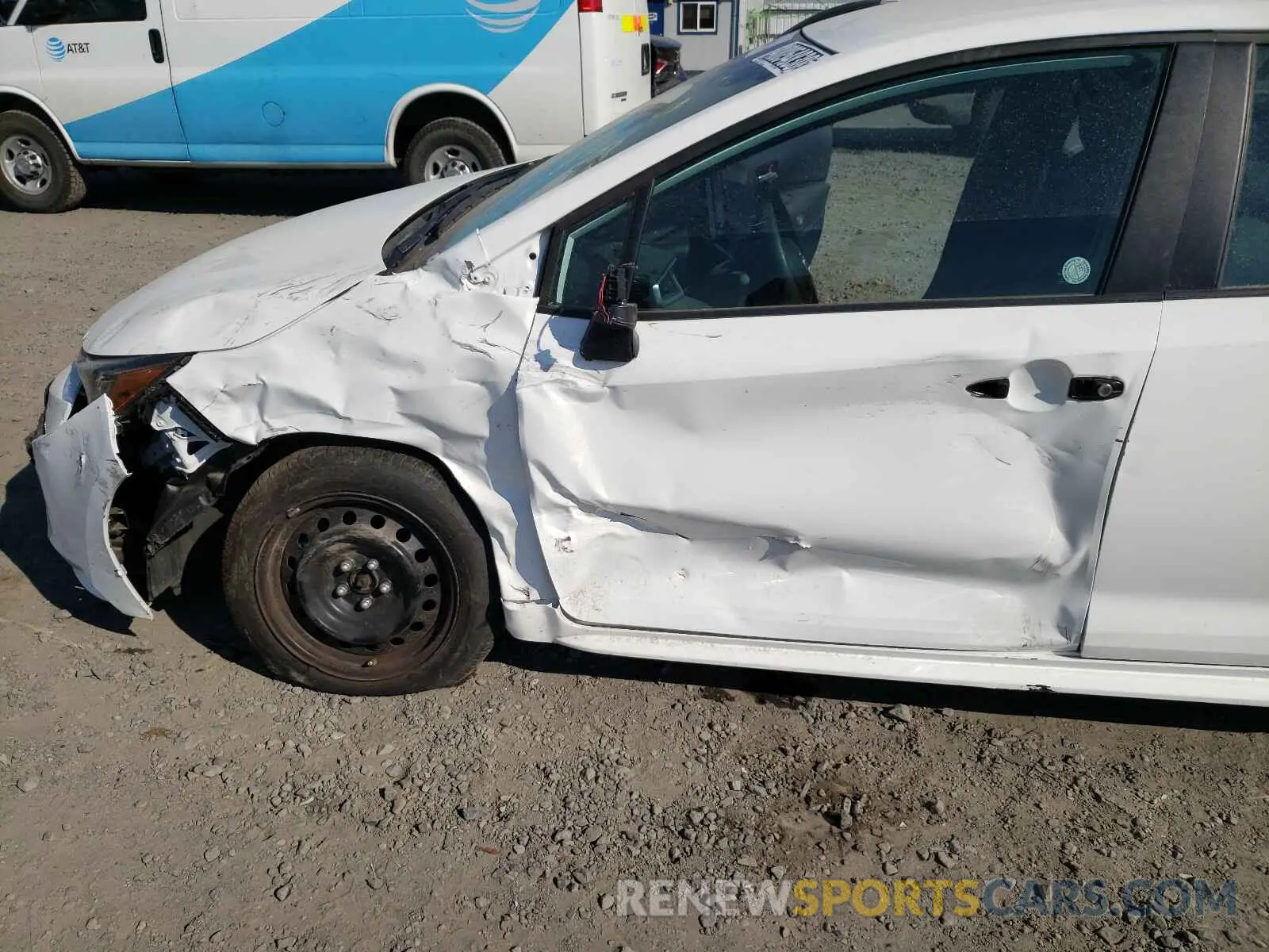 9 Photograph of a damaged car 5YFEPRAE3LP008958 TOYOTA COROLLA 2020
