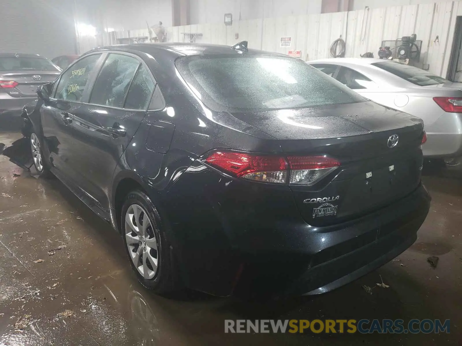 3 Photograph of a damaged car 5YFEPRAE3LP010662 TOYOTA COROLLA 2020