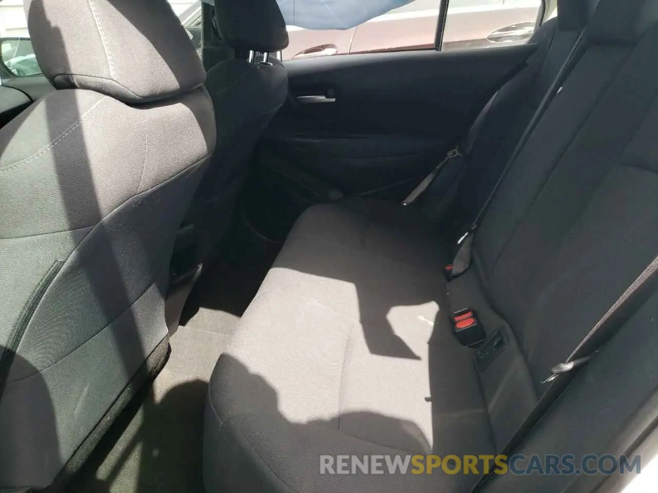 10 Photograph of a damaged car 5YFEPRAE3LP022360 TOYOTA COROLLA 2020