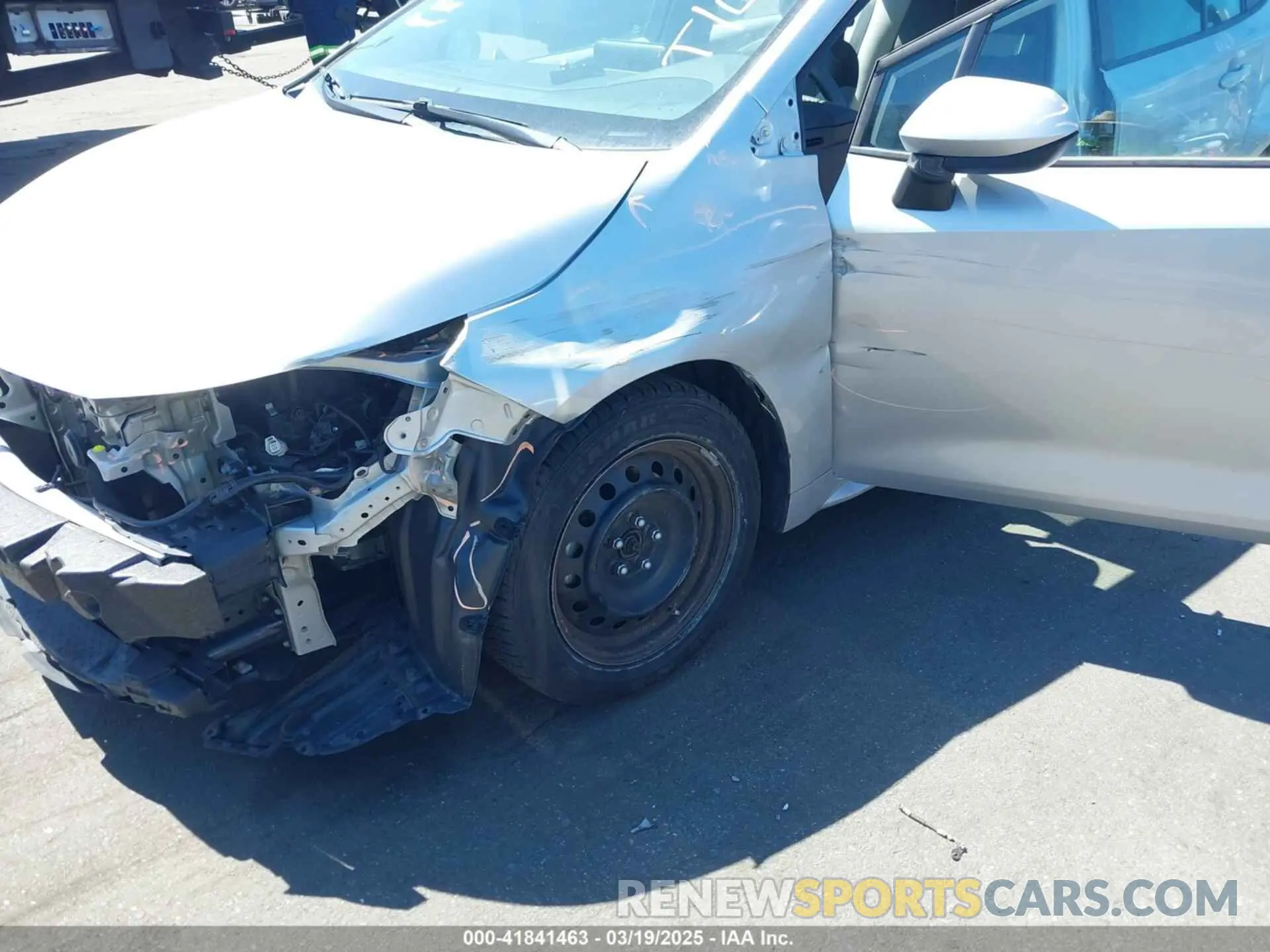 18 Photograph of a damaged car 5YFEPRAE3LP030314 TOYOTA COROLLA 2020