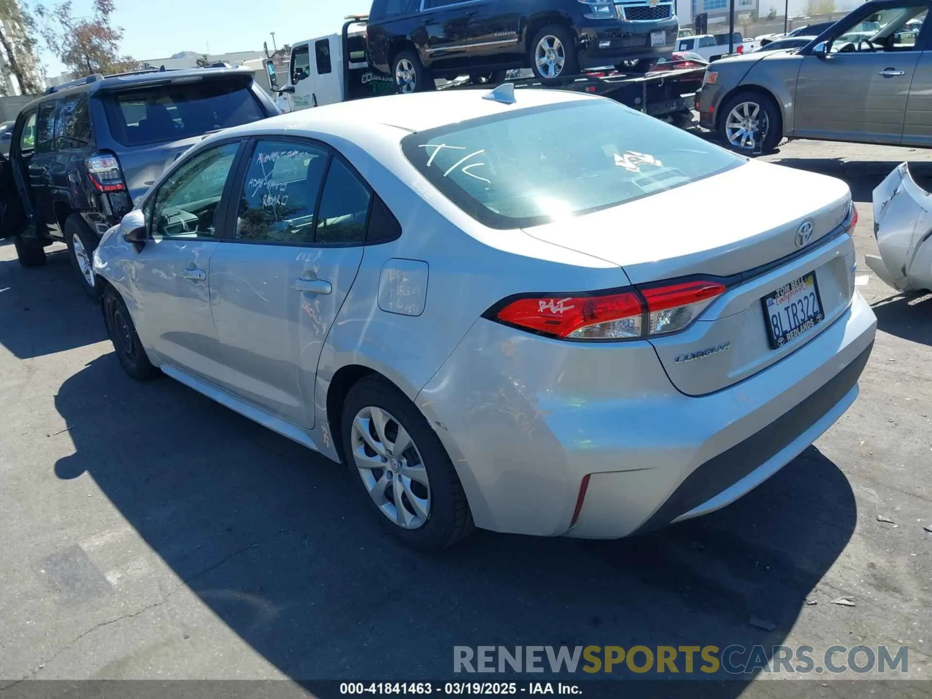 3 Photograph of a damaged car 5YFEPRAE3LP030314 TOYOTA COROLLA 2020