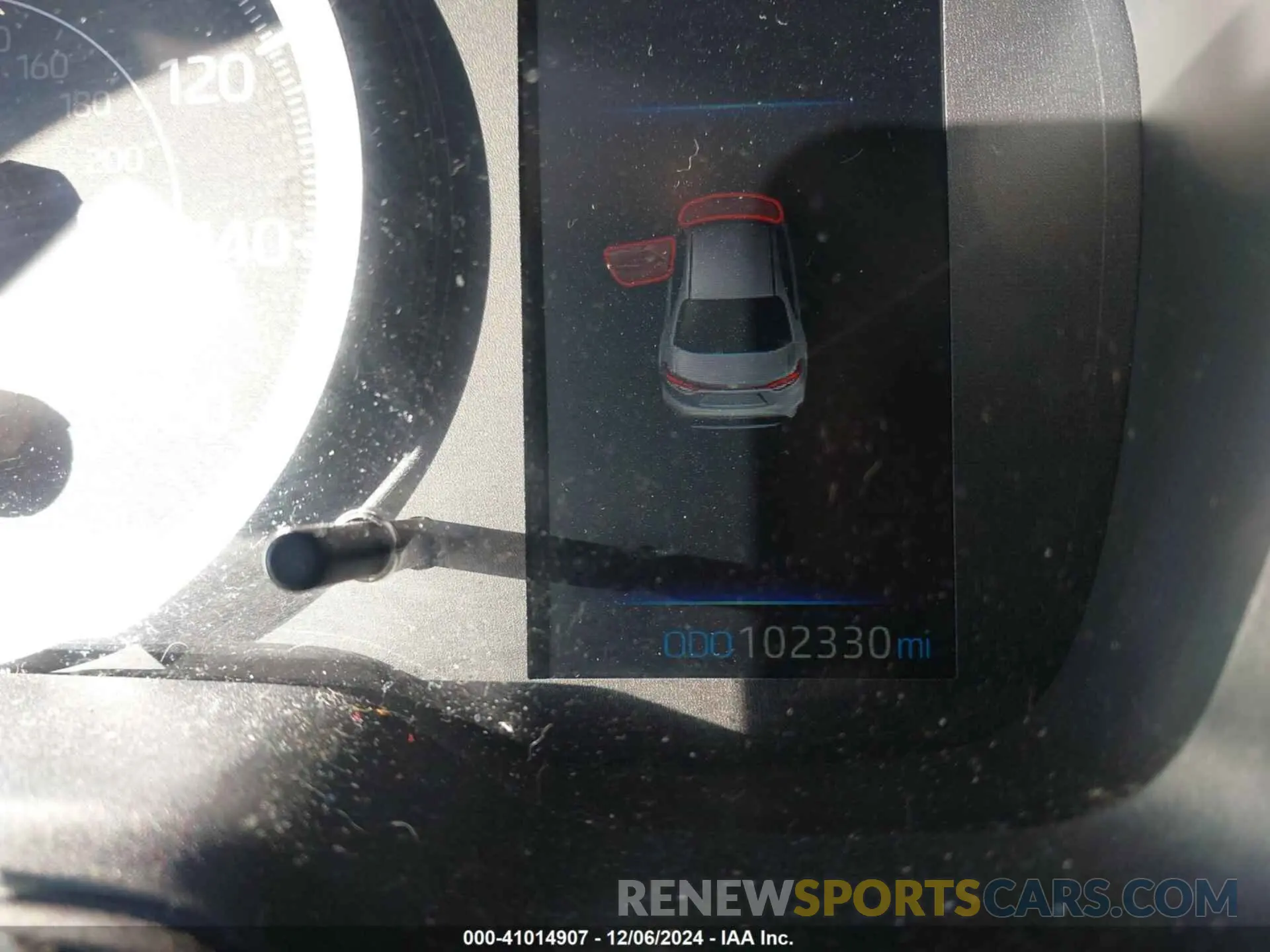 7 Photograph of a damaged car 5YFEPRAE3LP031057 TOYOTA COROLLA 2020