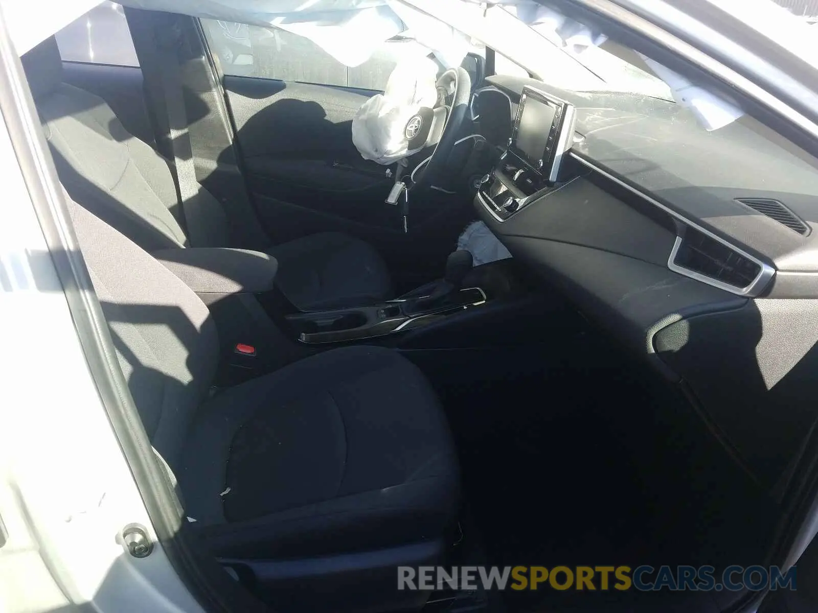 5 Photograph of a damaged car 5YFEPRAE3LP037988 TOYOTA COROLLA 2020