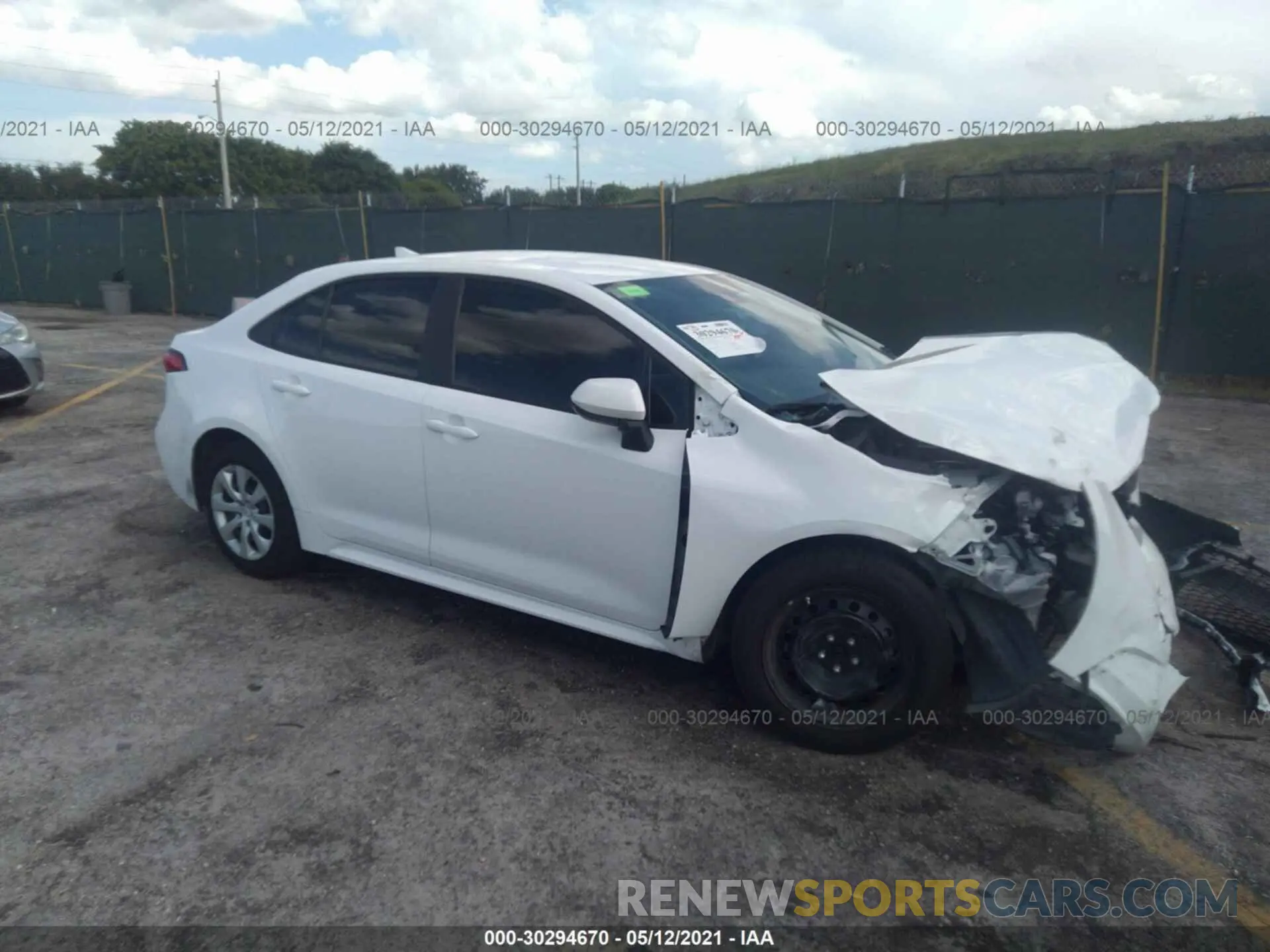 1 Photograph of a damaged car 5YFEPRAE3LP069890 TOYOTA COROLLA 2020