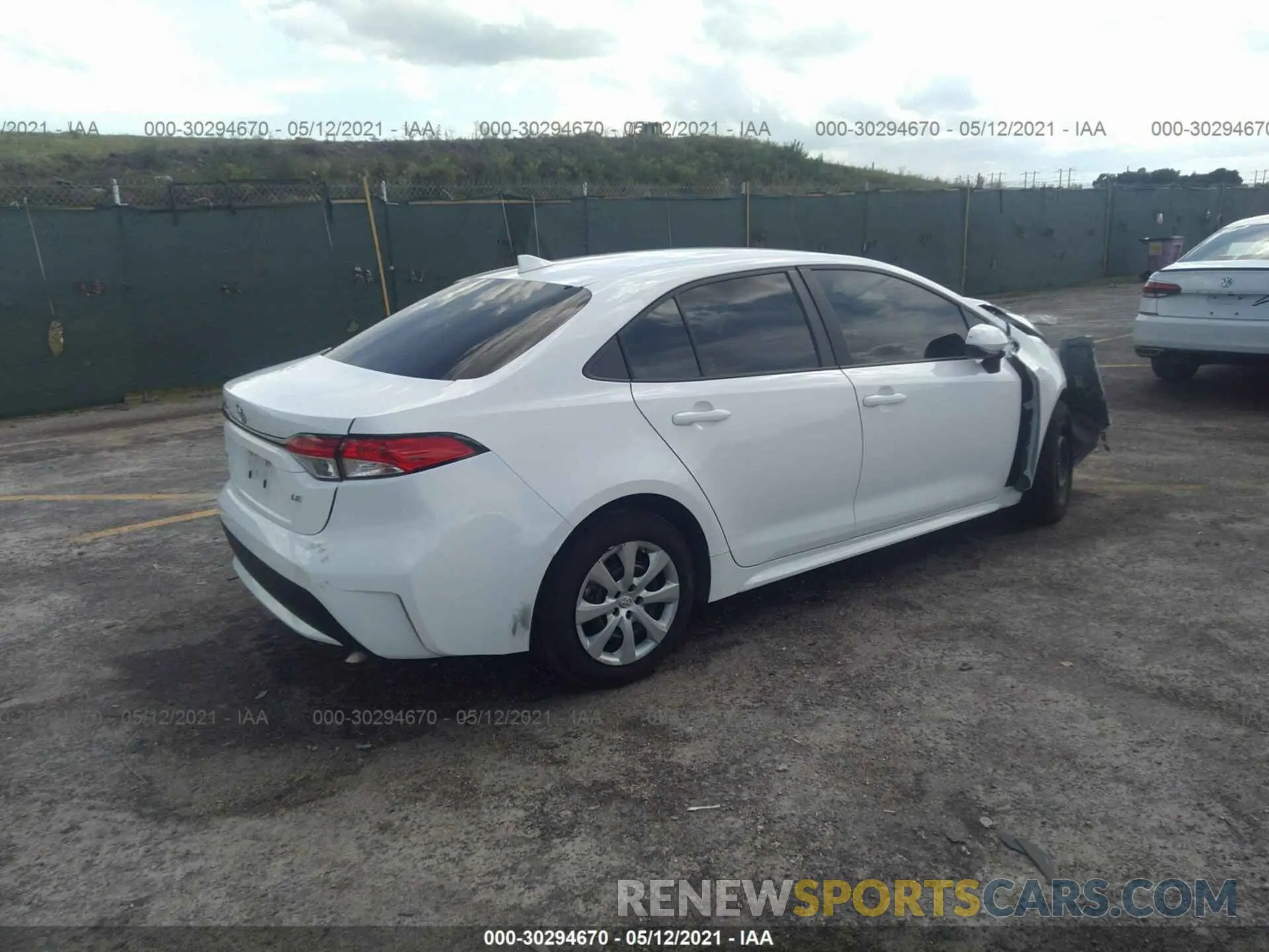 4 Photograph of a damaged car 5YFEPRAE3LP069890 TOYOTA COROLLA 2020