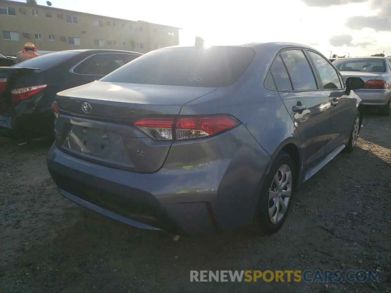 4 Photograph of a damaged car 5YFEPRAE3LP083305 TOYOTA COROLLA 2020