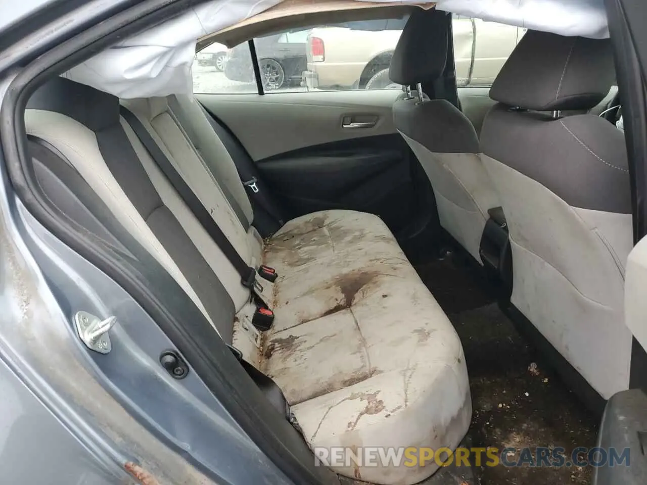 11 Photograph of a damaged car 5YFEPRAE3LP089041 TOYOTA COROLLA 2020
