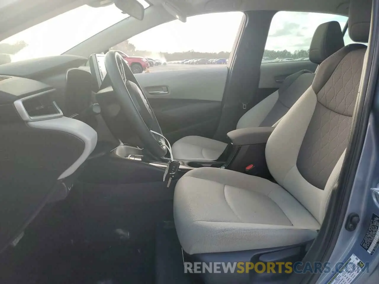 7 Photograph of a damaged car 5YFEPRAE3LP101527 TOYOTA COROLLA 2020