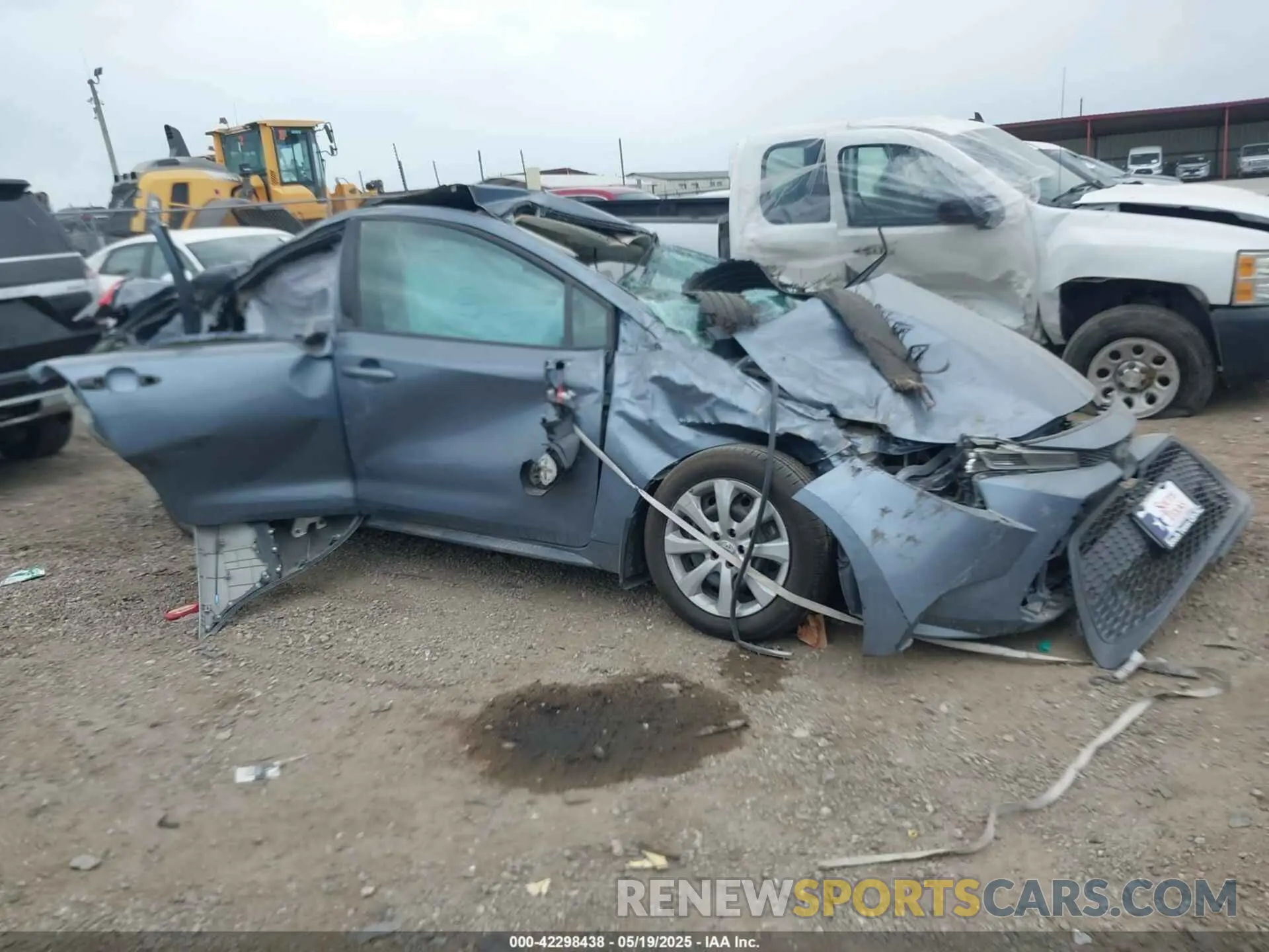 14 Photograph of a damaged car 5YFEPRAE3LP107621 TOYOTA COROLLA 2020