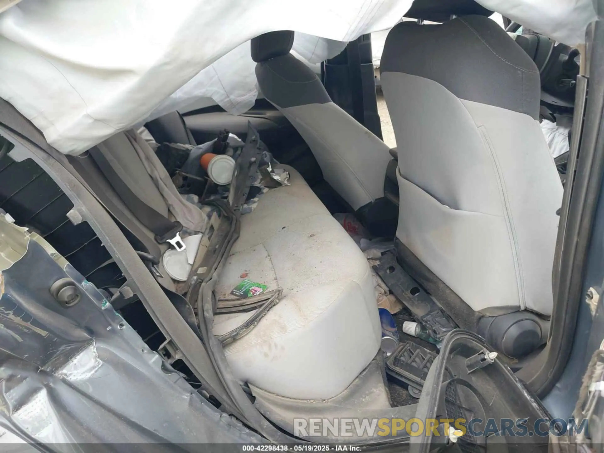 8 Photograph of a damaged car 5YFEPRAE3LP107621 TOYOTA COROLLA 2020
