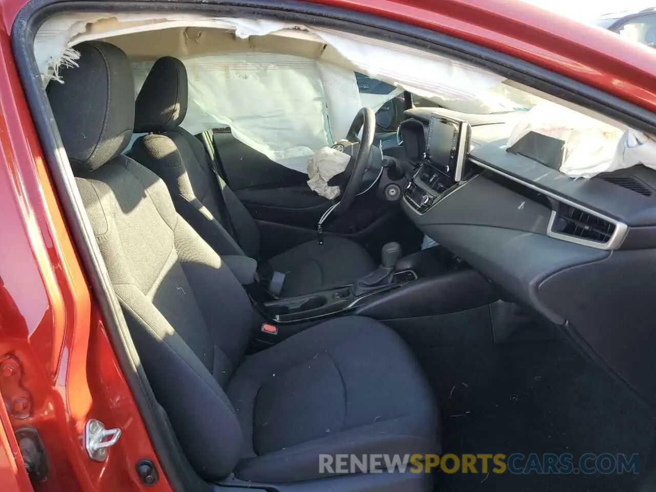 5 Photograph of a damaged car 5YFEPRAE3LP109062 TOYOTA COROLLA 2020