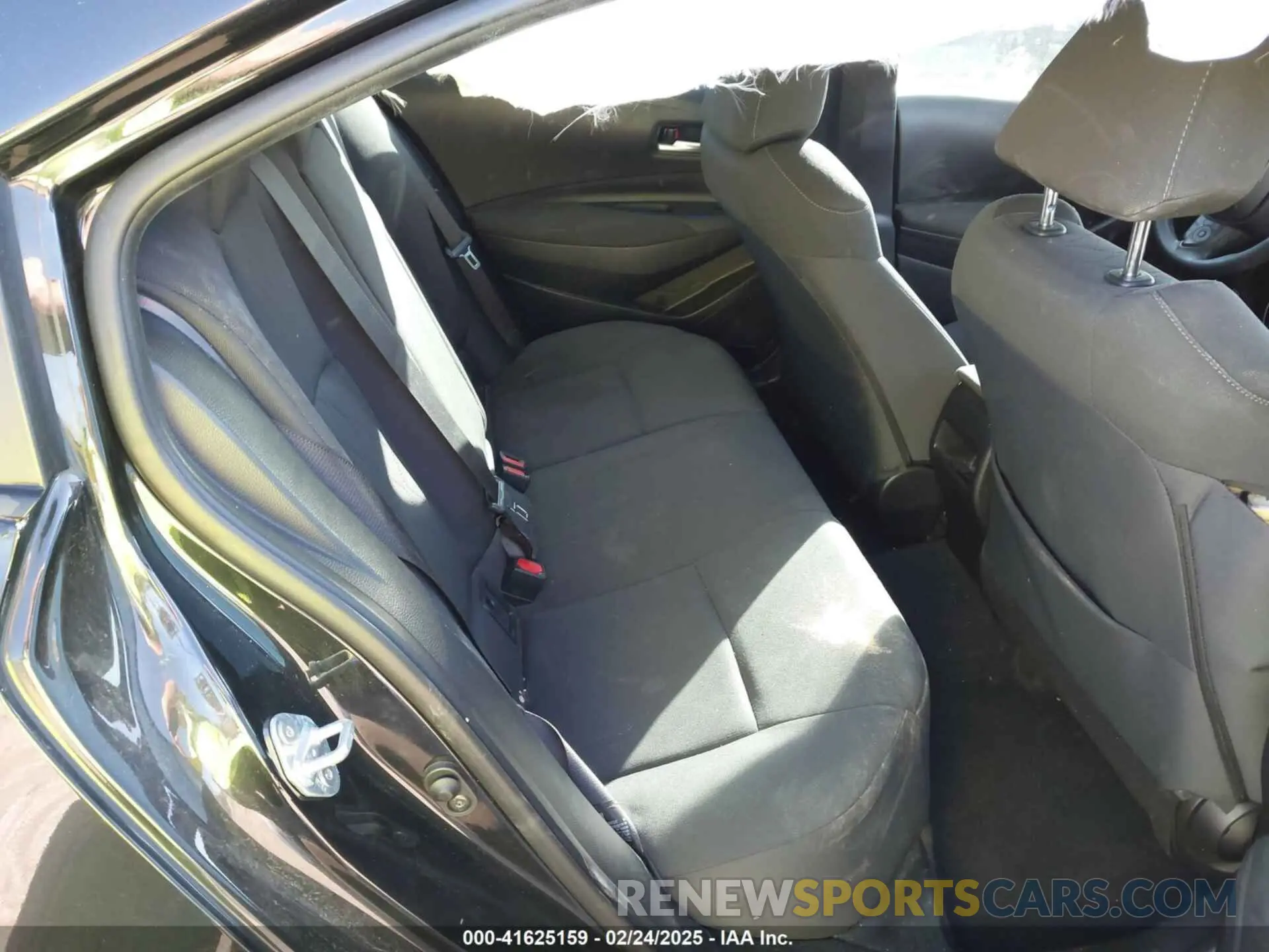 8 Photograph of a damaged car 5YFEPRAE3LP114858 TOYOTA COROLLA 2020