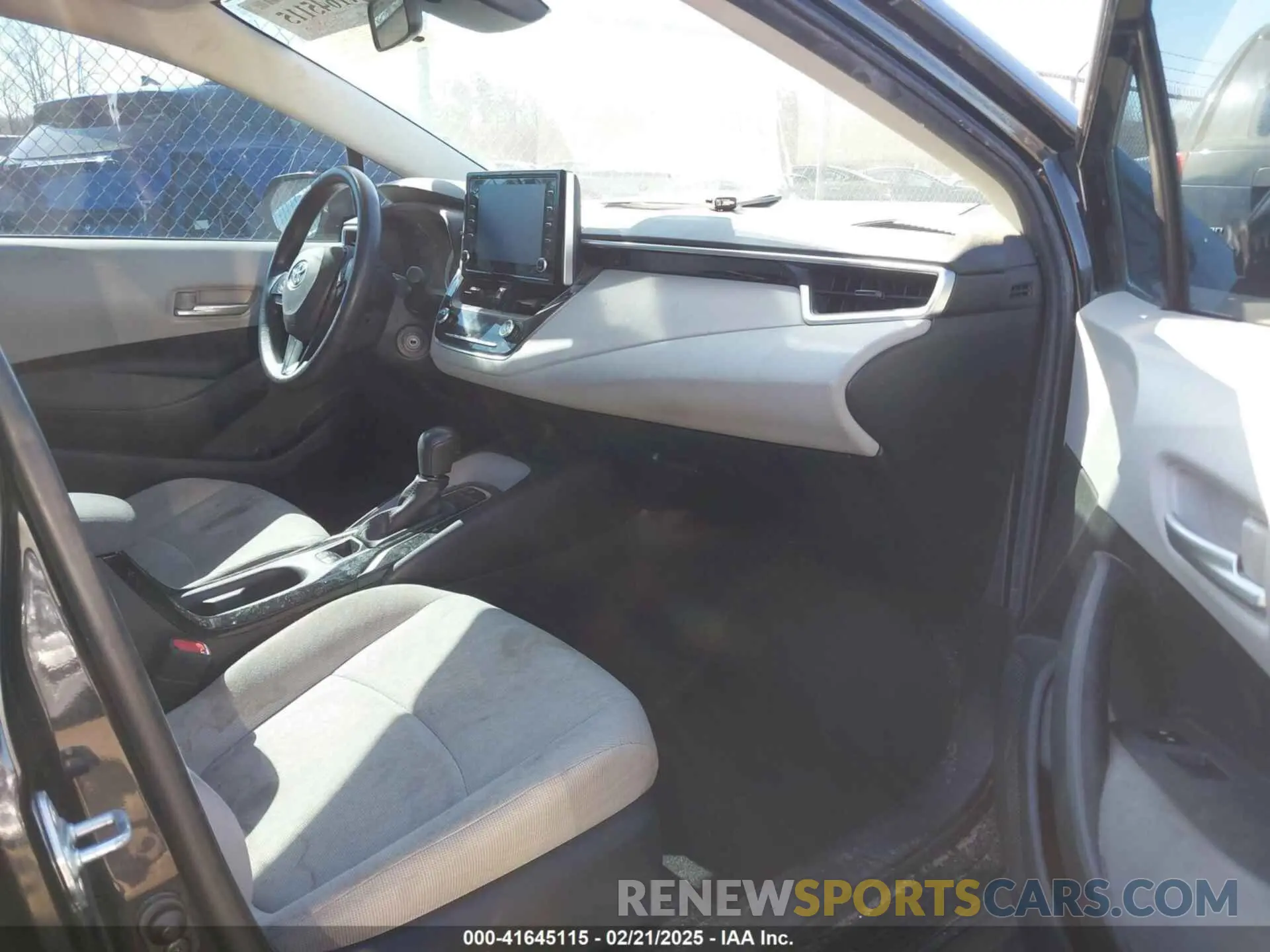 5 Photograph of a damaged car 5YFEPRAE3LP126010 TOYOTA COROLLA 2020