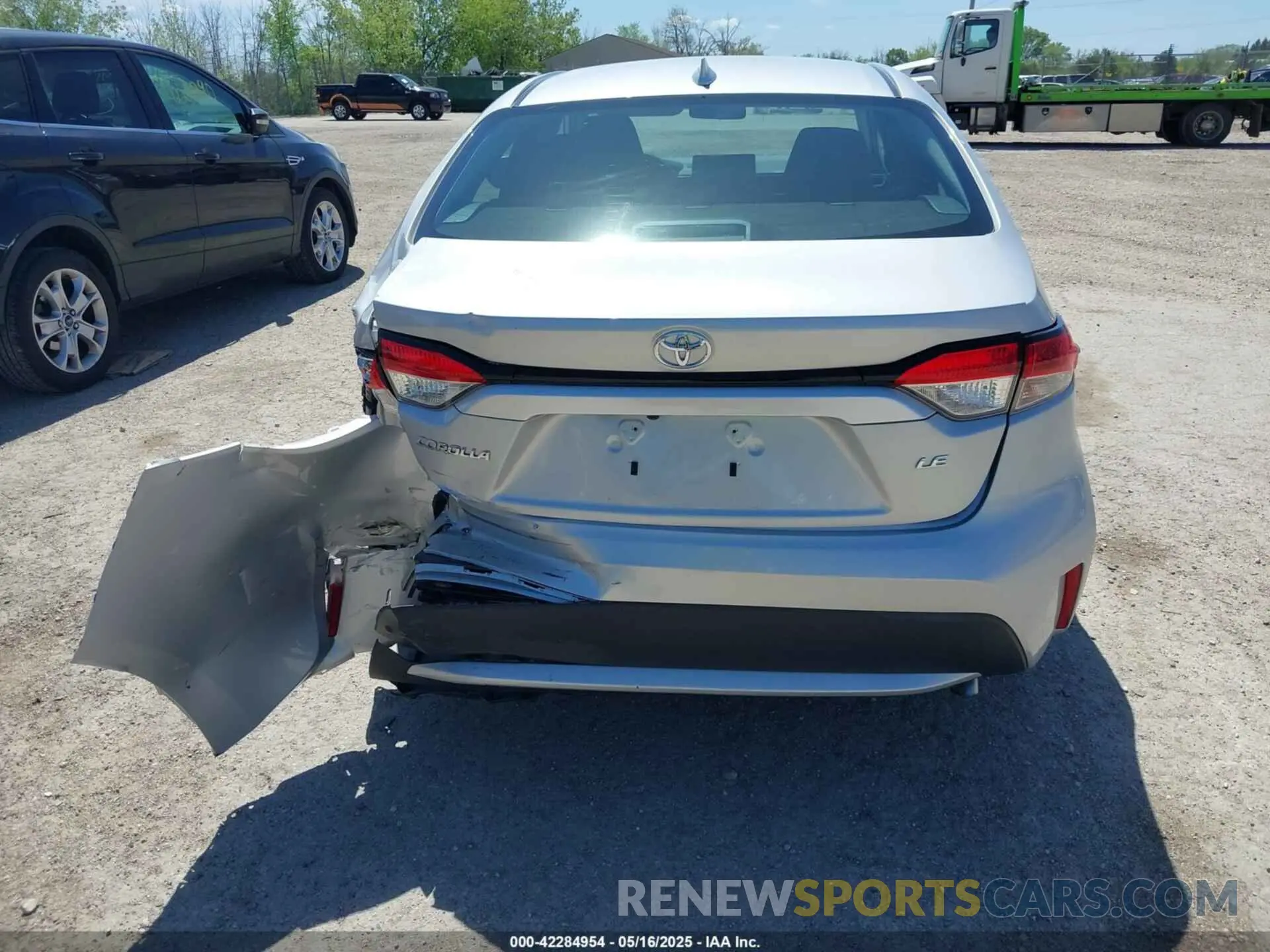 16 Photograph of a damaged car 5YFEPRAE3LP133698 TOYOTA COROLLA 2020