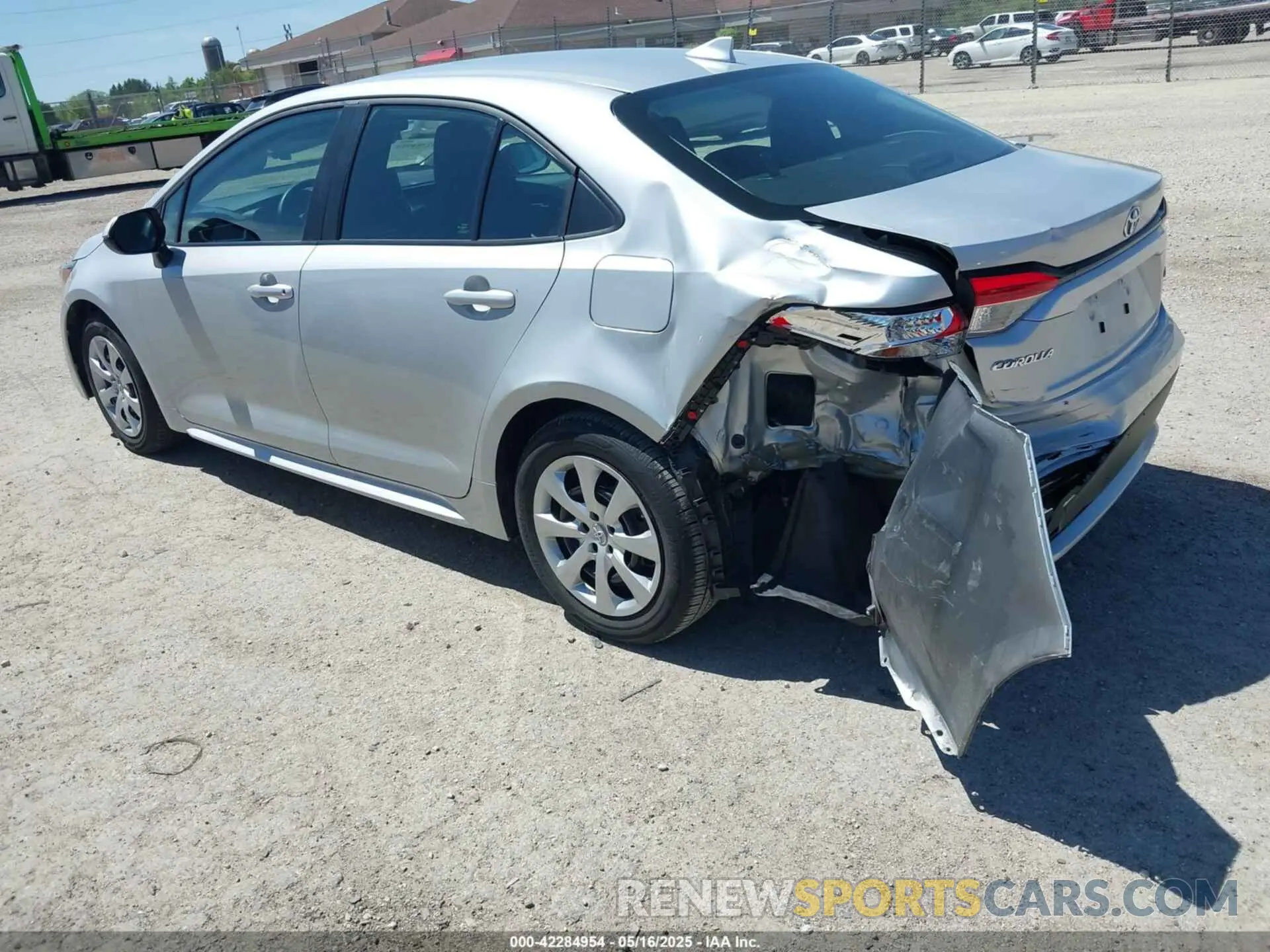 3 Photograph of a damaged car 5YFEPRAE3LP133698 TOYOTA COROLLA 2020