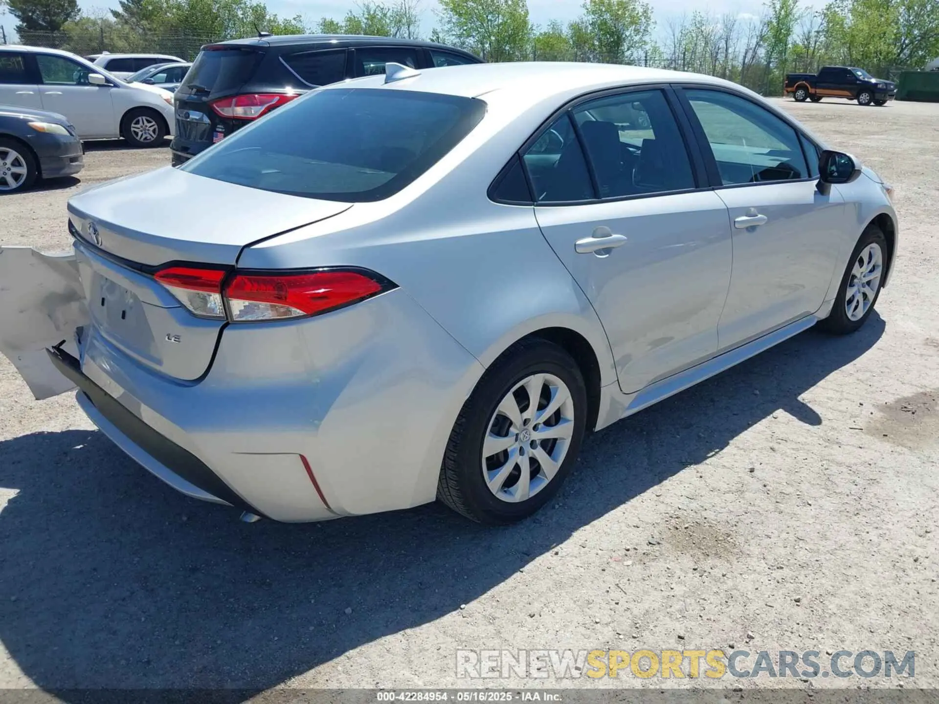 4 Photograph of a damaged car 5YFEPRAE3LP133698 TOYOTA COROLLA 2020