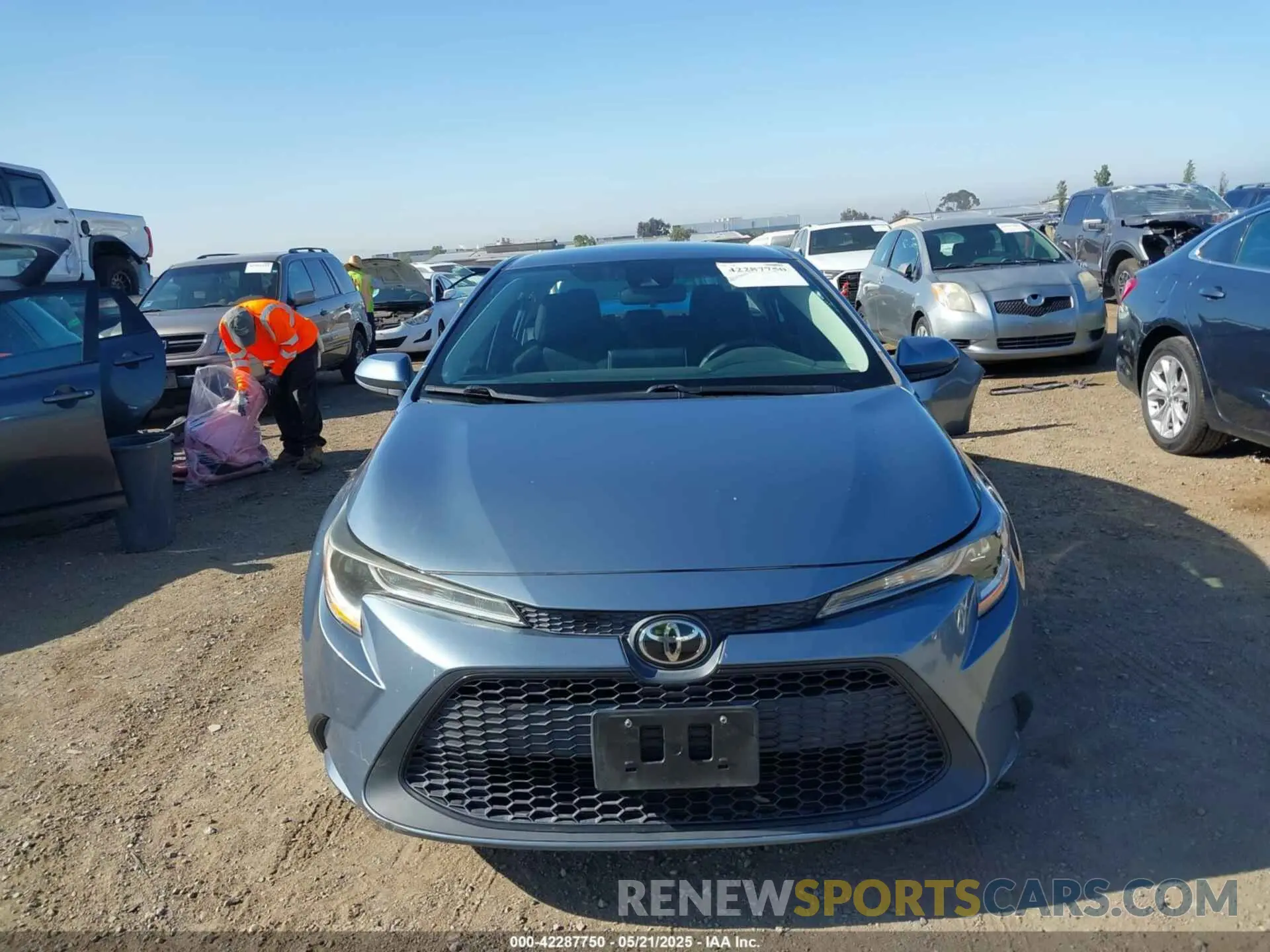 13 Photograph of a damaged car 5YFEPRAE3LP139033 TOYOTA COROLLA 2020