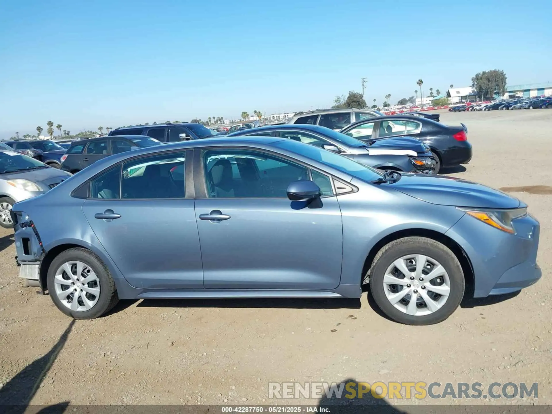14 Photograph of a damaged car 5YFEPRAE3LP139033 TOYOTA COROLLA 2020