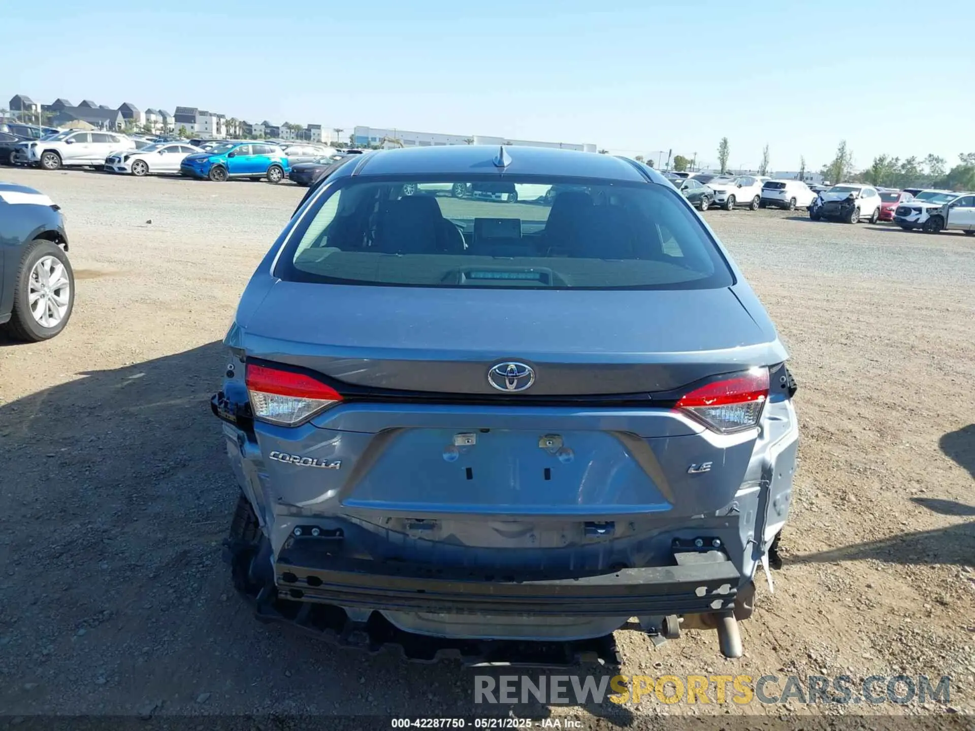17 Photograph of a damaged car 5YFEPRAE3LP139033 TOYOTA COROLLA 2020