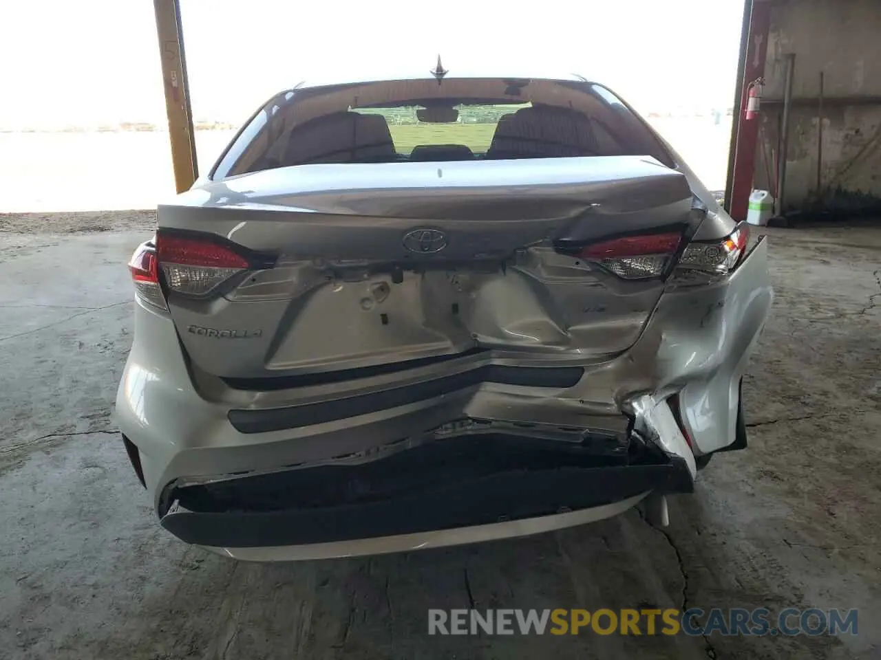 6 Photograph of a damaged car 5YFEPRAE3LP145897 TOYOTA COROLLA 2020