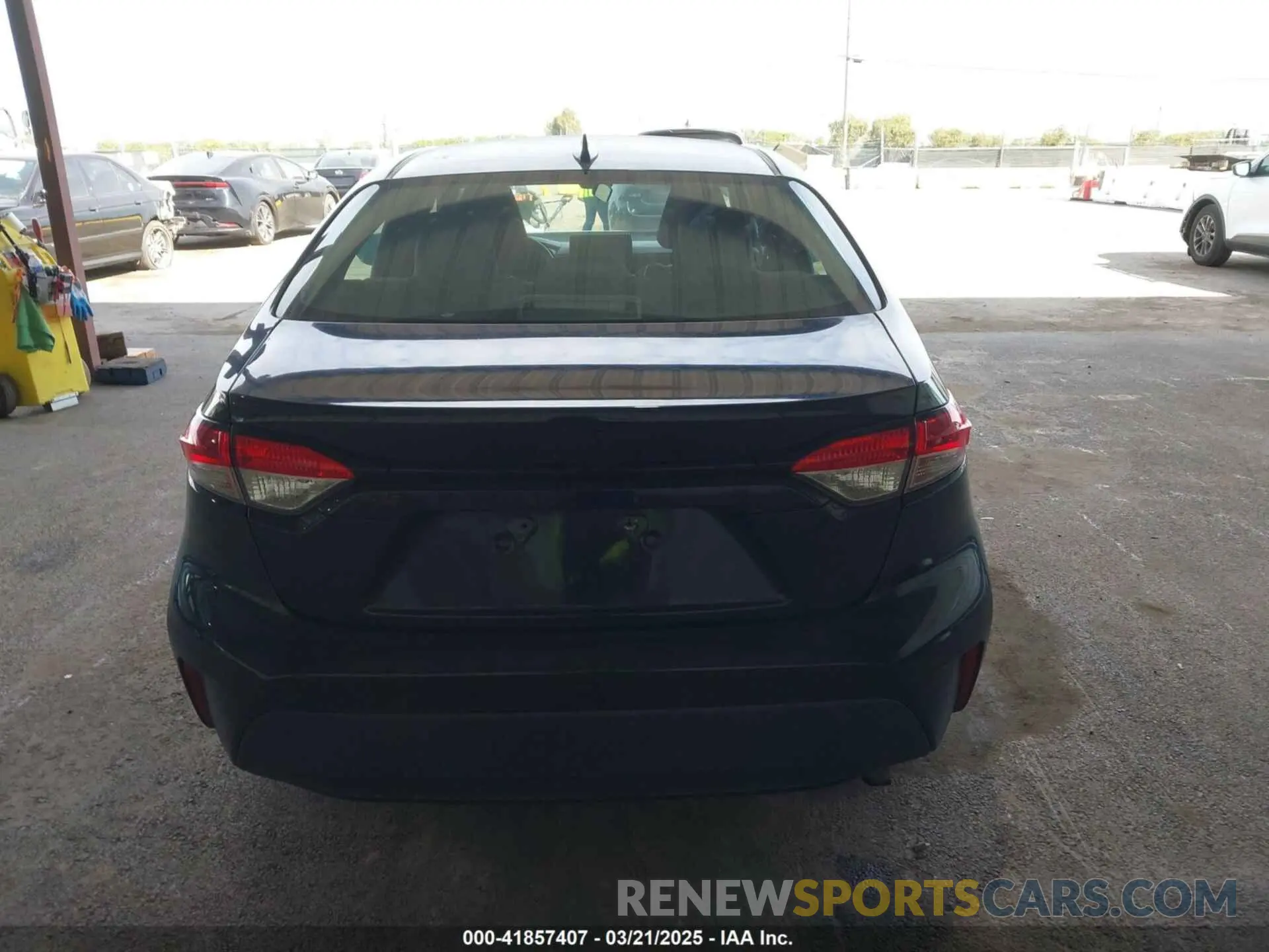 16 Photograph of a damaged car 5YFEPRAE4LP004997 TOYOTA COROLLA 2020