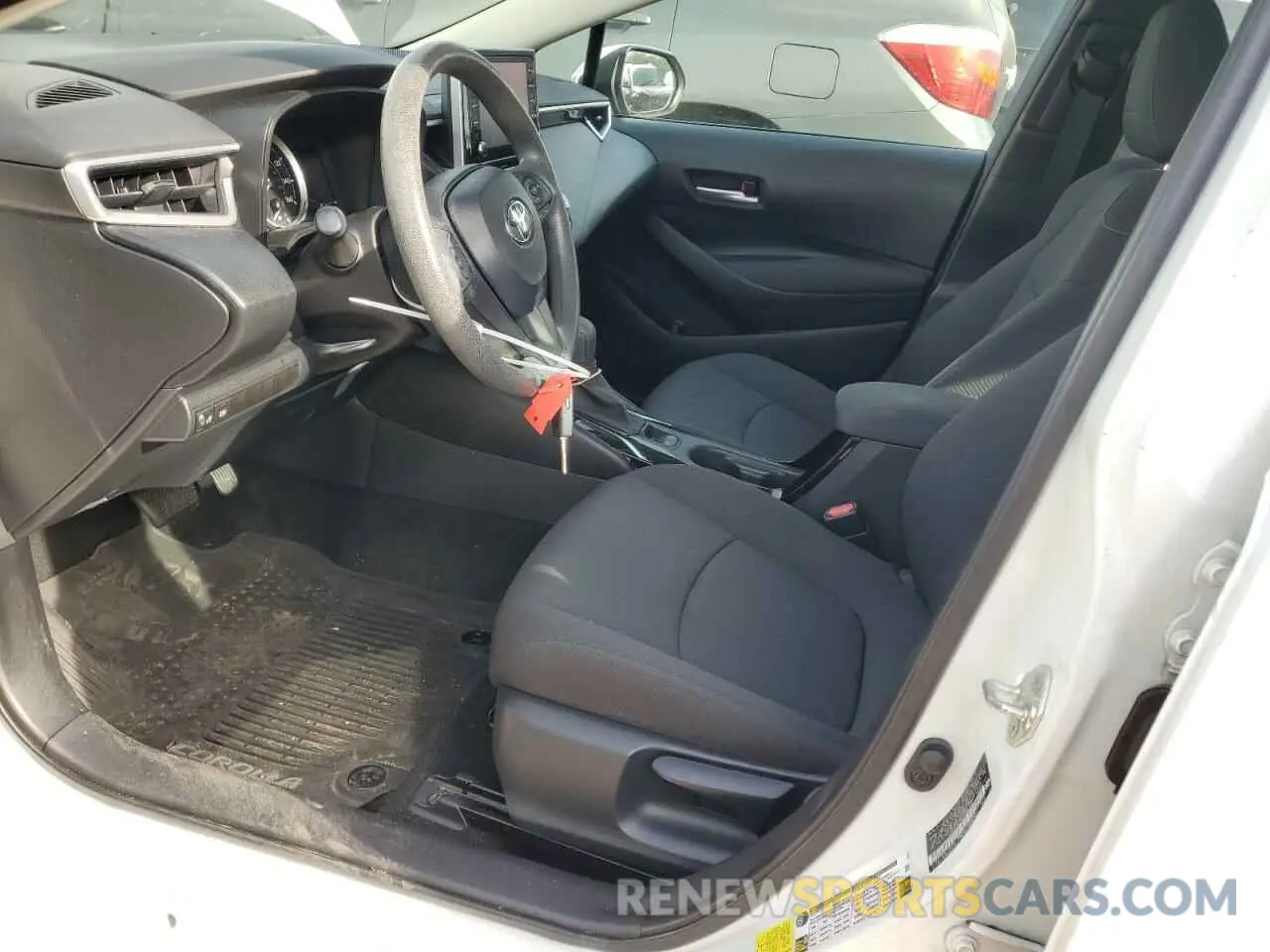 7 Photograph of a damaged car 5YFEPRAE4LP016938 TOYOTA COROLLA 2020