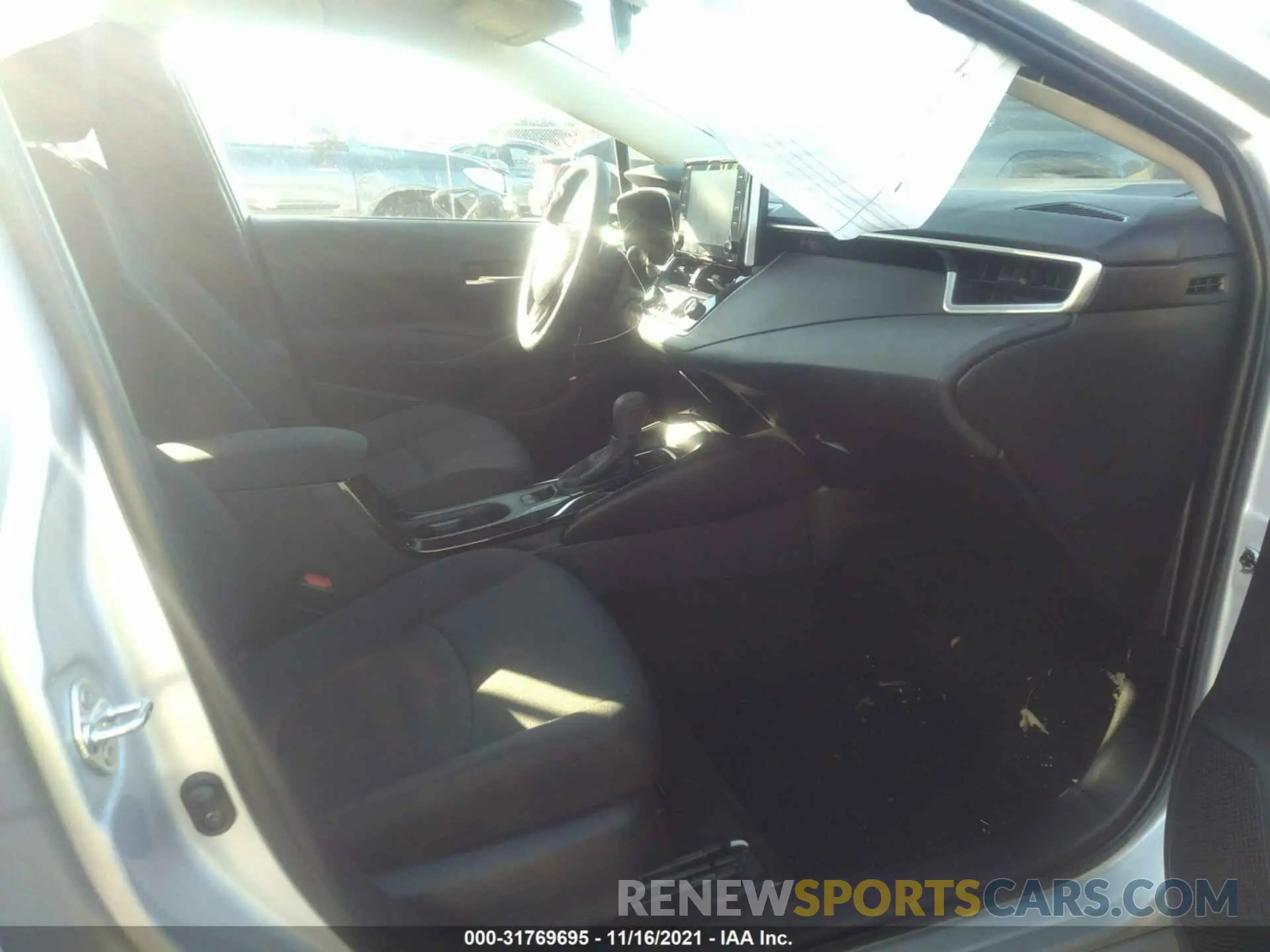 5 Photograph of a damaged car 5YFEPRAE4LP050894 TOYOTA COROLLA 2020