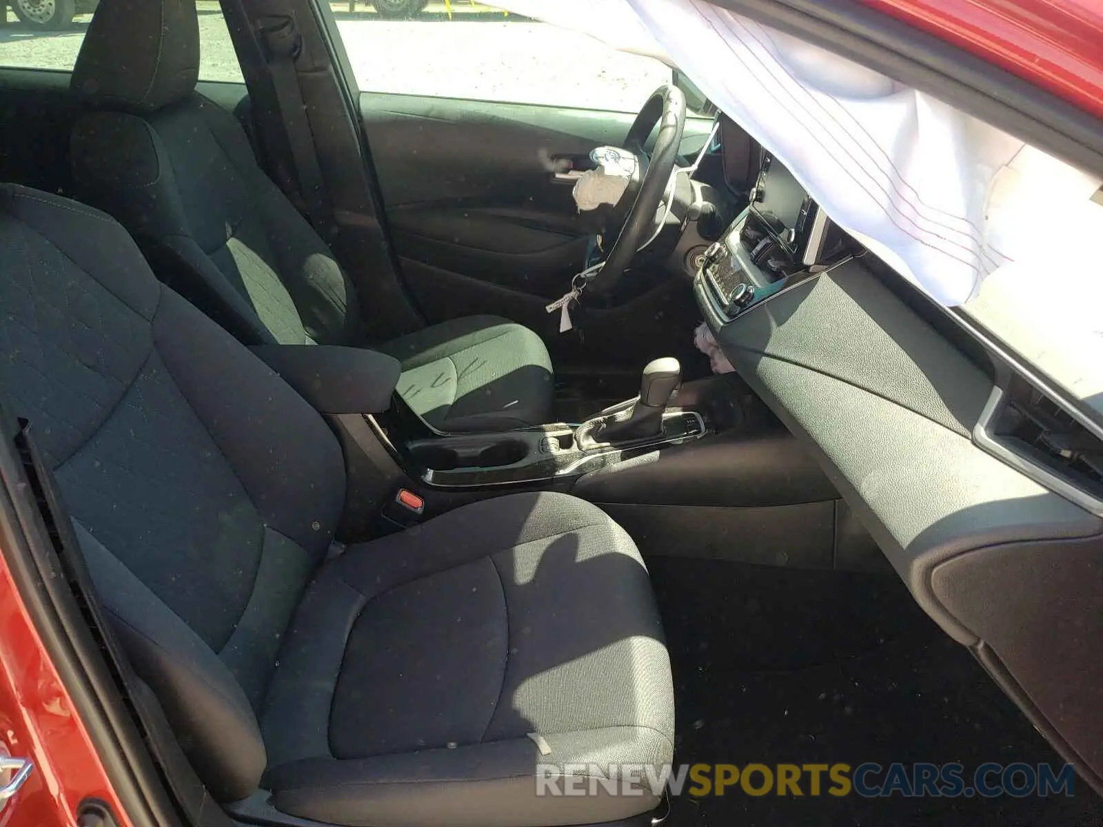 5 Photograph of a damaged car 5YFEPRAE4LP056209 TOYOTA COROLLA 2020